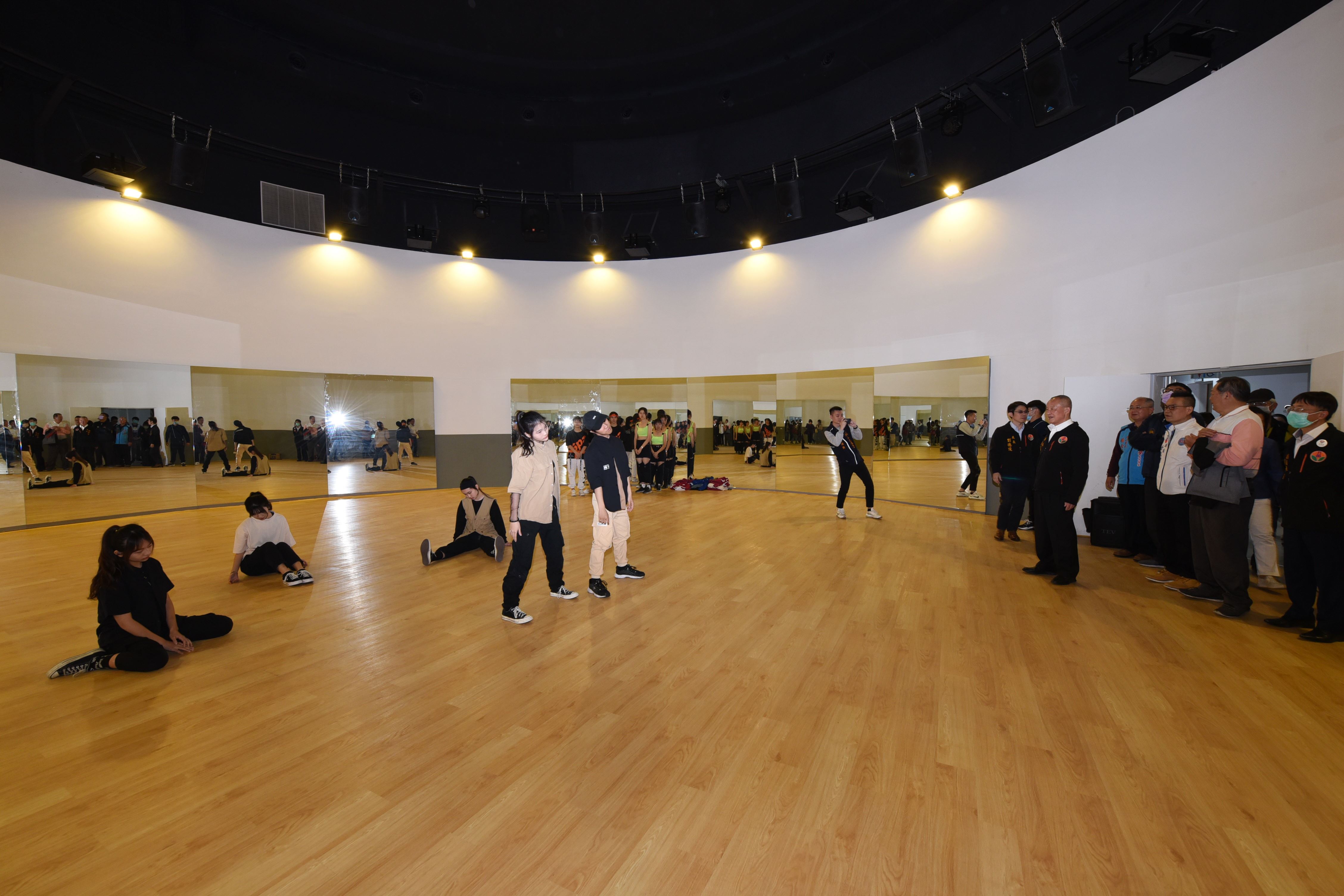 23C縣府-參觀多功能團練教室DSC_8292.JPG