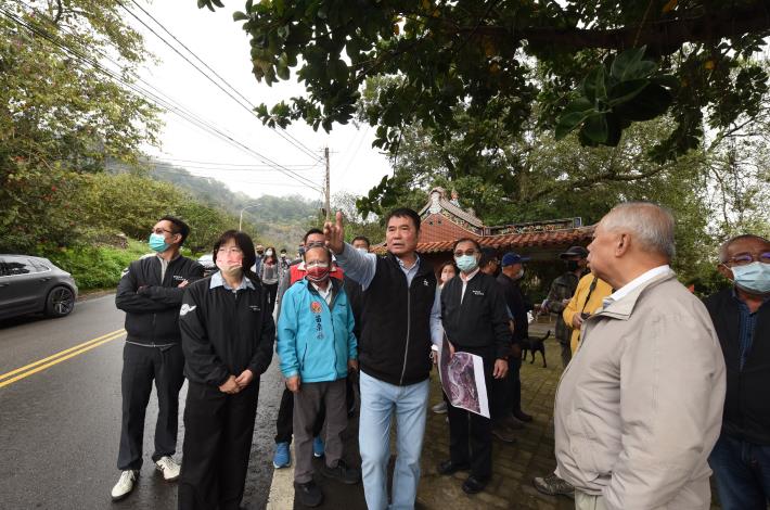 01縣府-縣長實地會勘易肇事路段.JPG