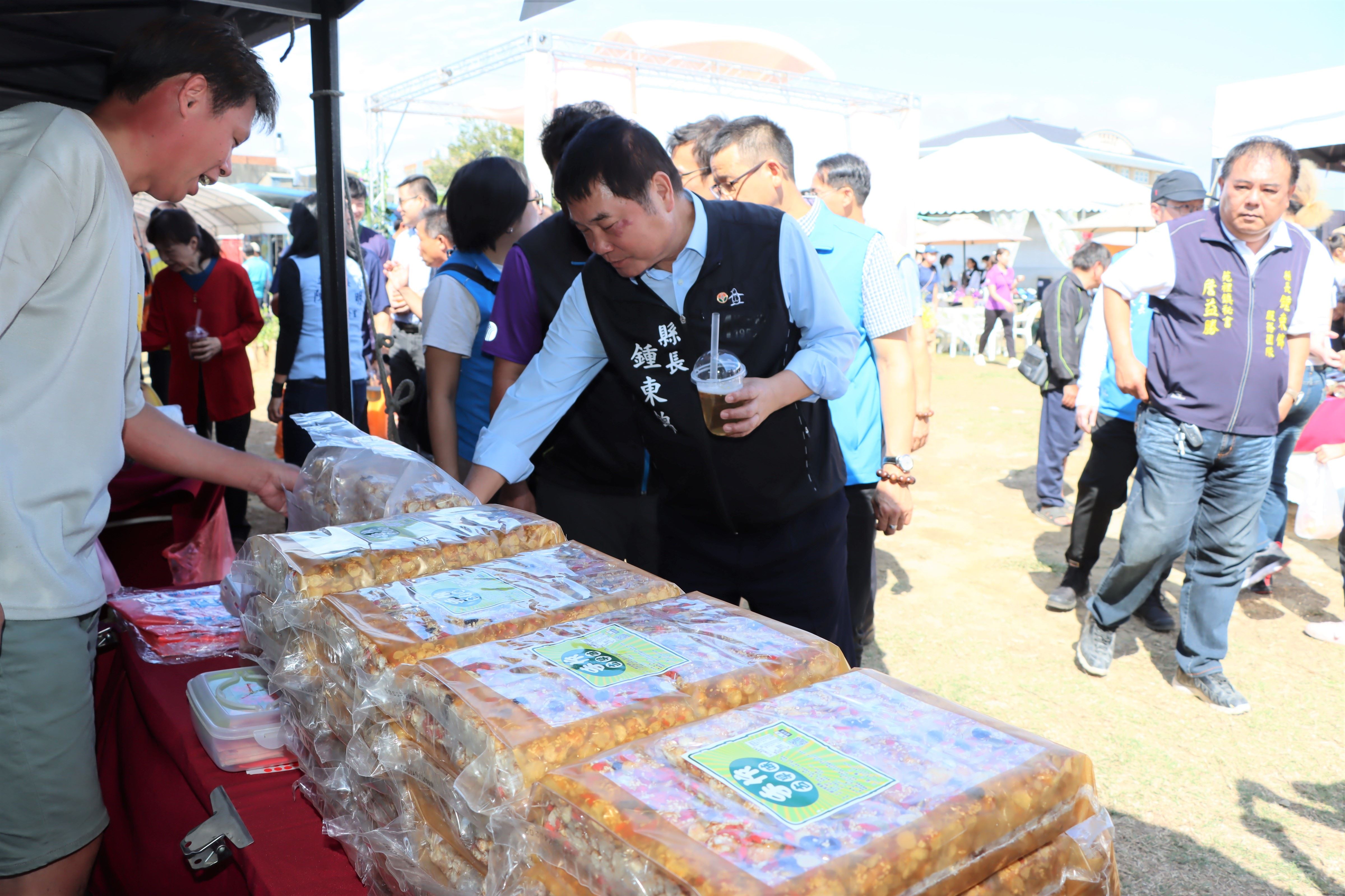 8縣府─參歡展售攤位IMG_82711