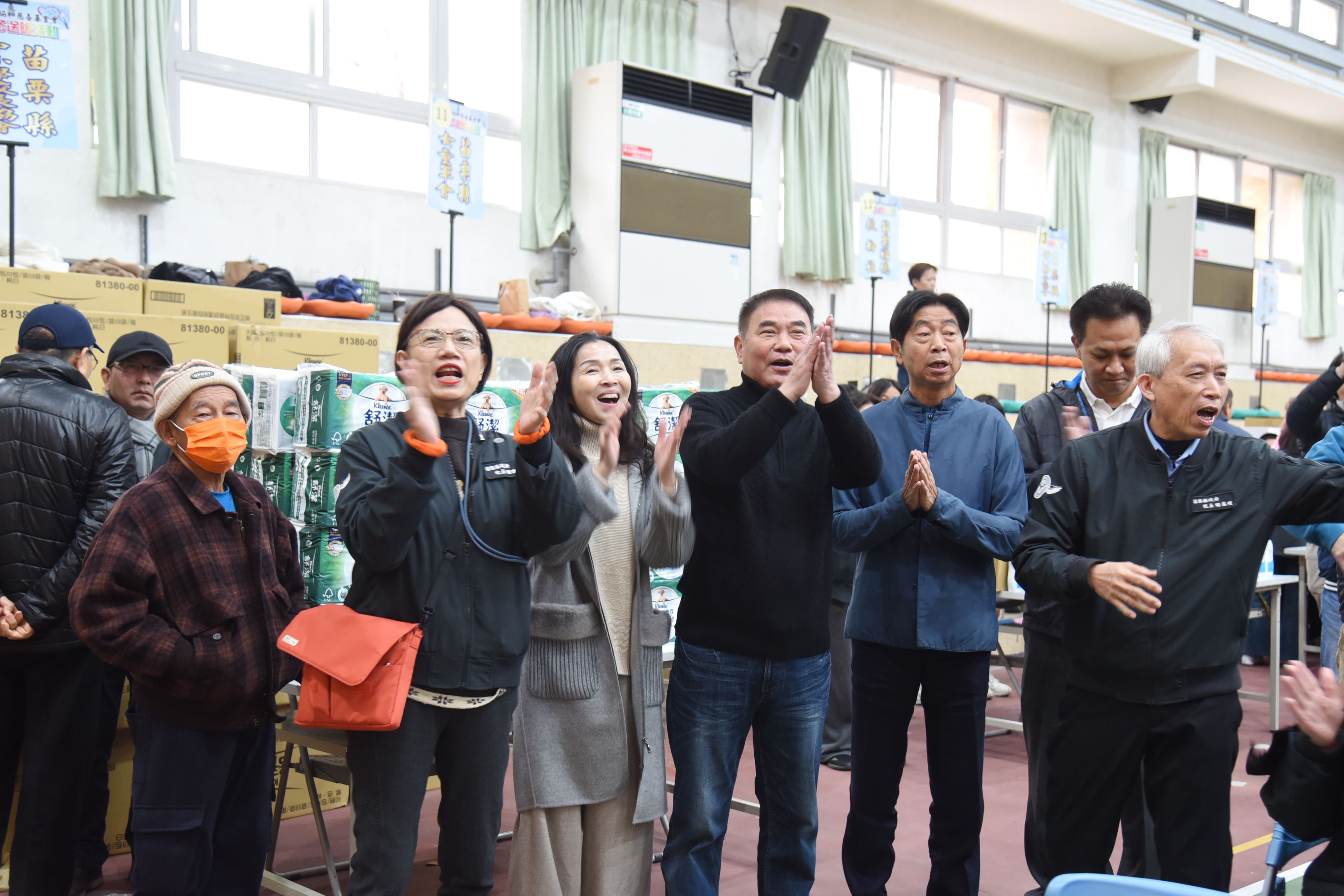 09縣府-縣長伉儷掌聲肯定精彩的表演節目DSC_6995.JPG