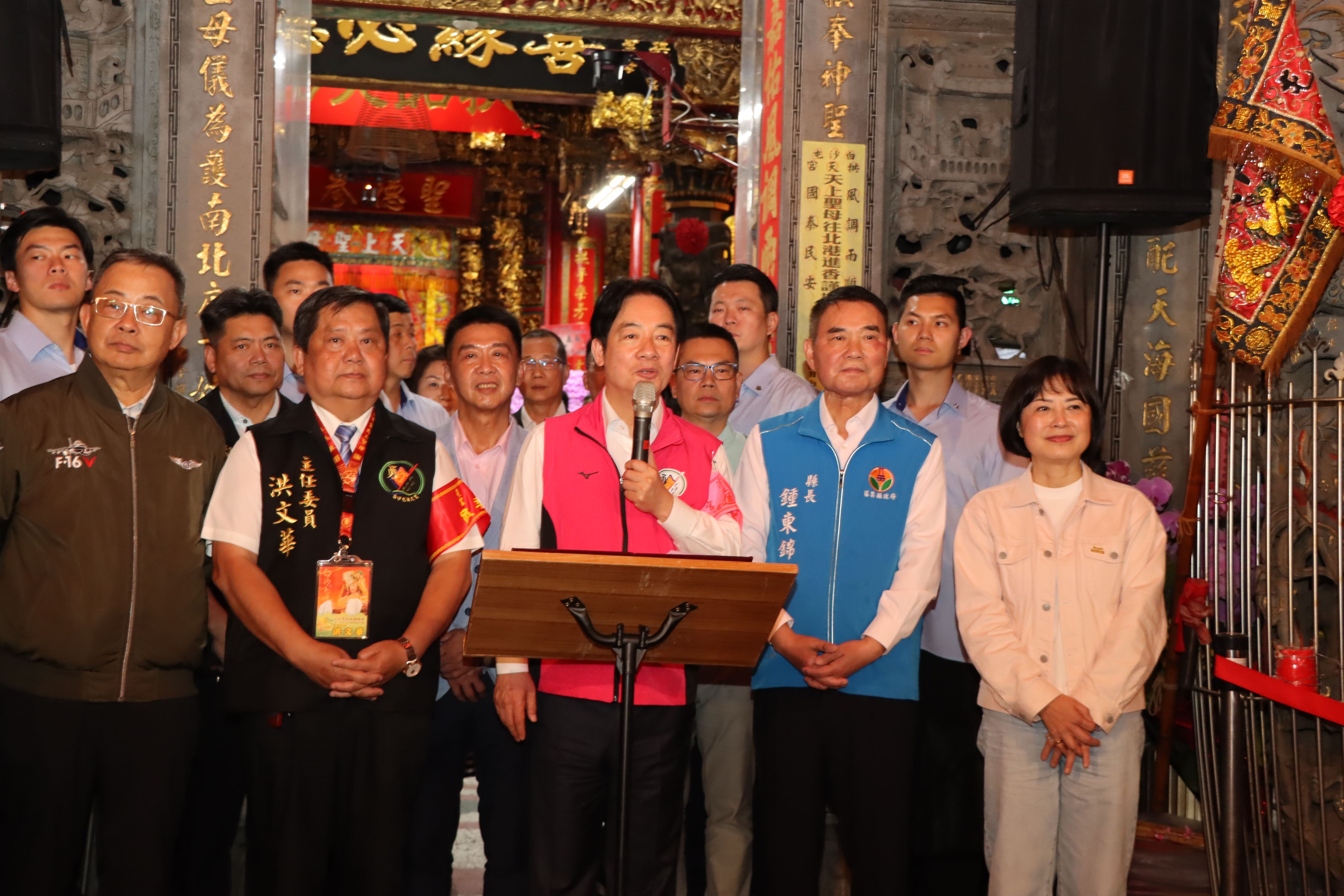 白沙屯拱天宮媽祖北港進香活動總統親臨參拜祈福