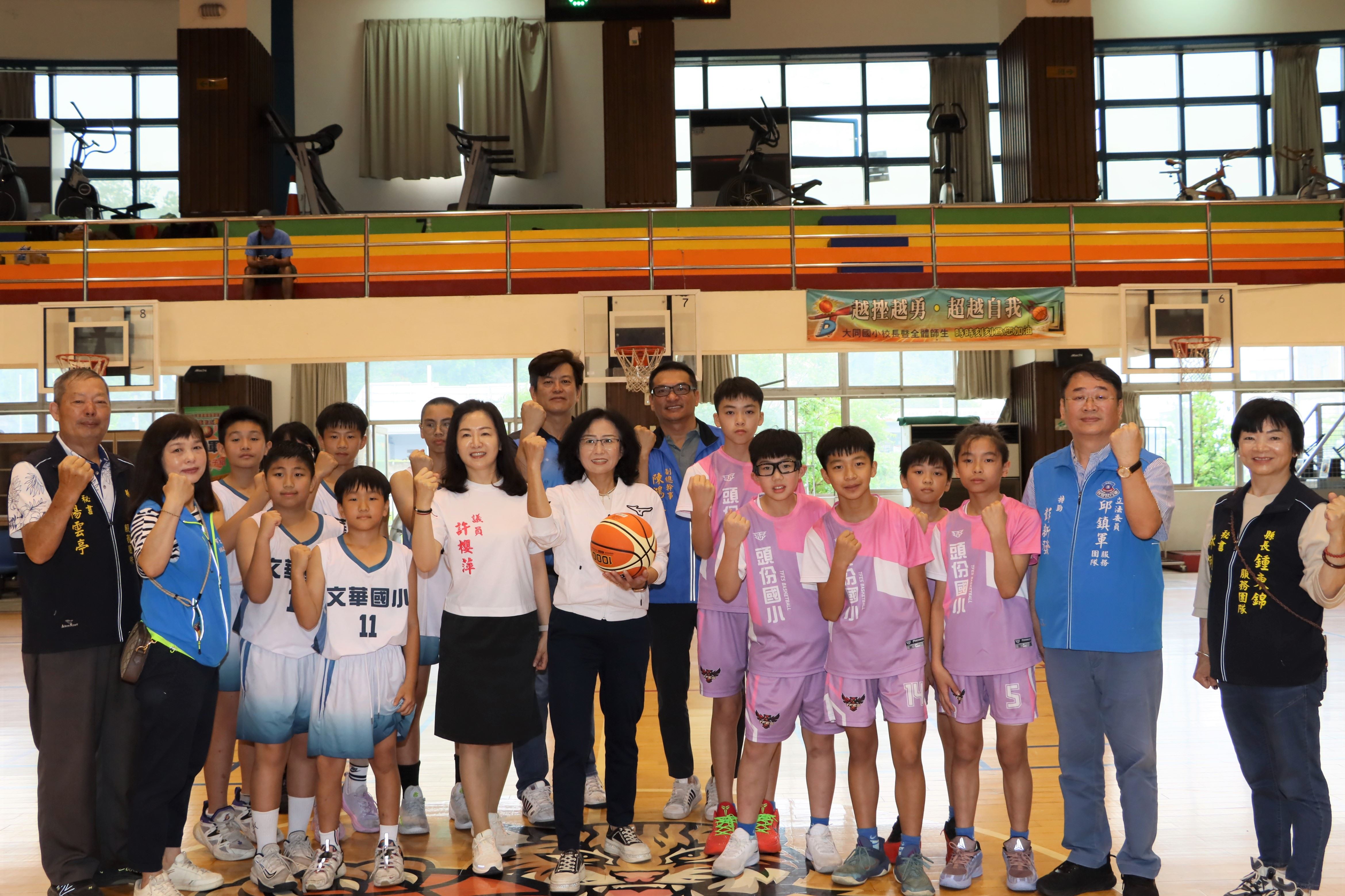 3縣府-副縣長為選手們加油打氣