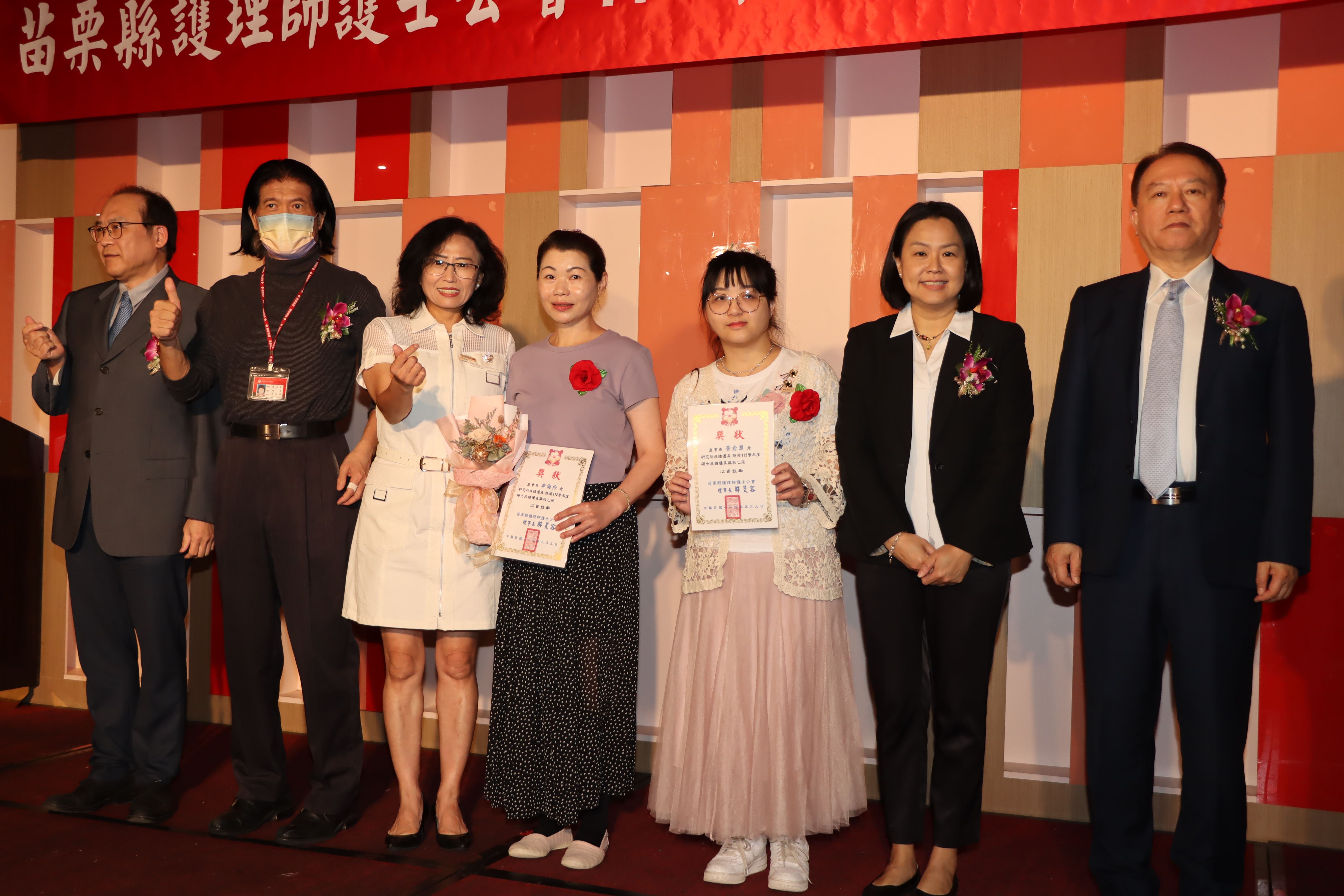 5縣府─表揚資深護理人員IMG_4979.JPG