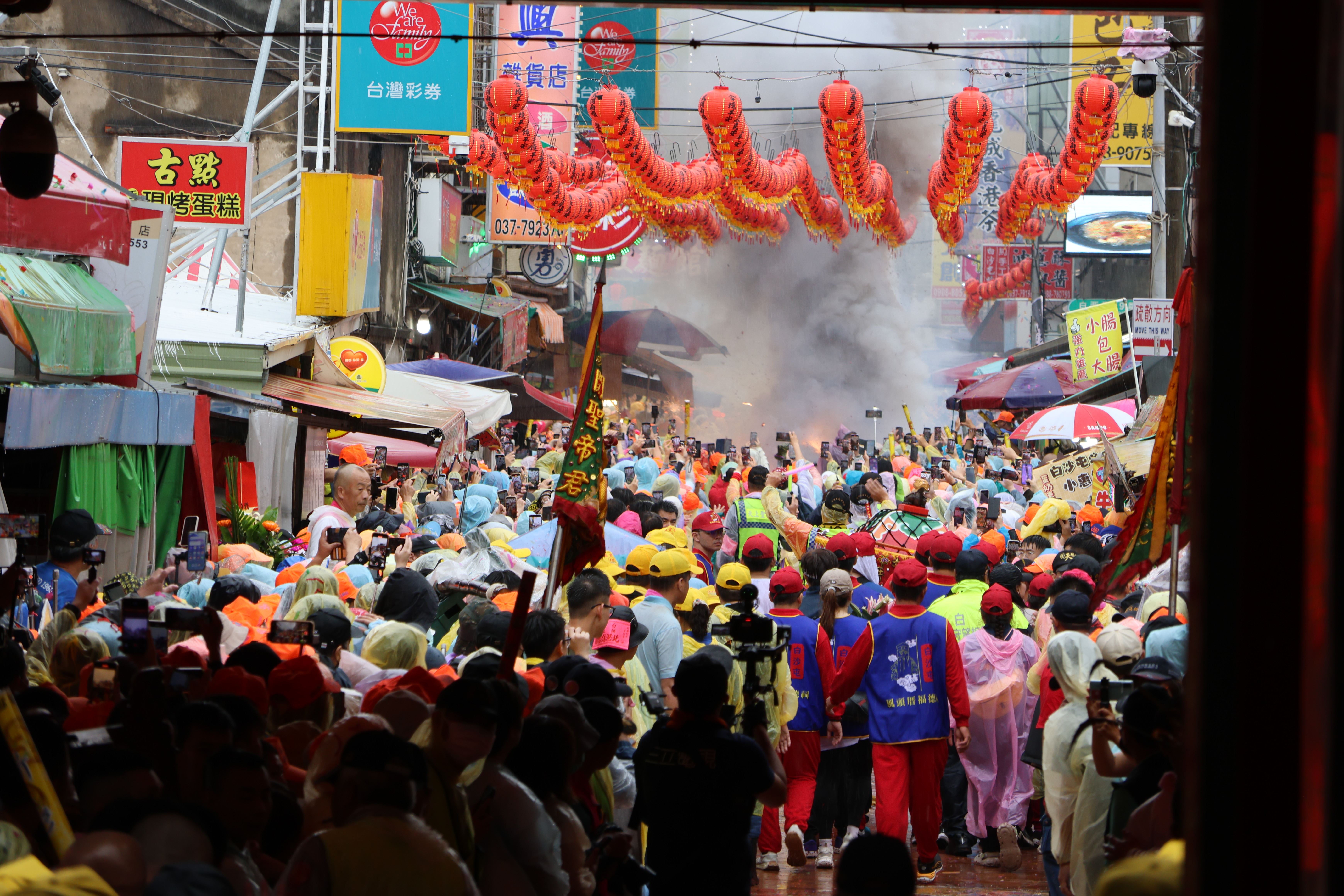 3縣府-白沙屯拱天宮媽祖回鑾.JPG
