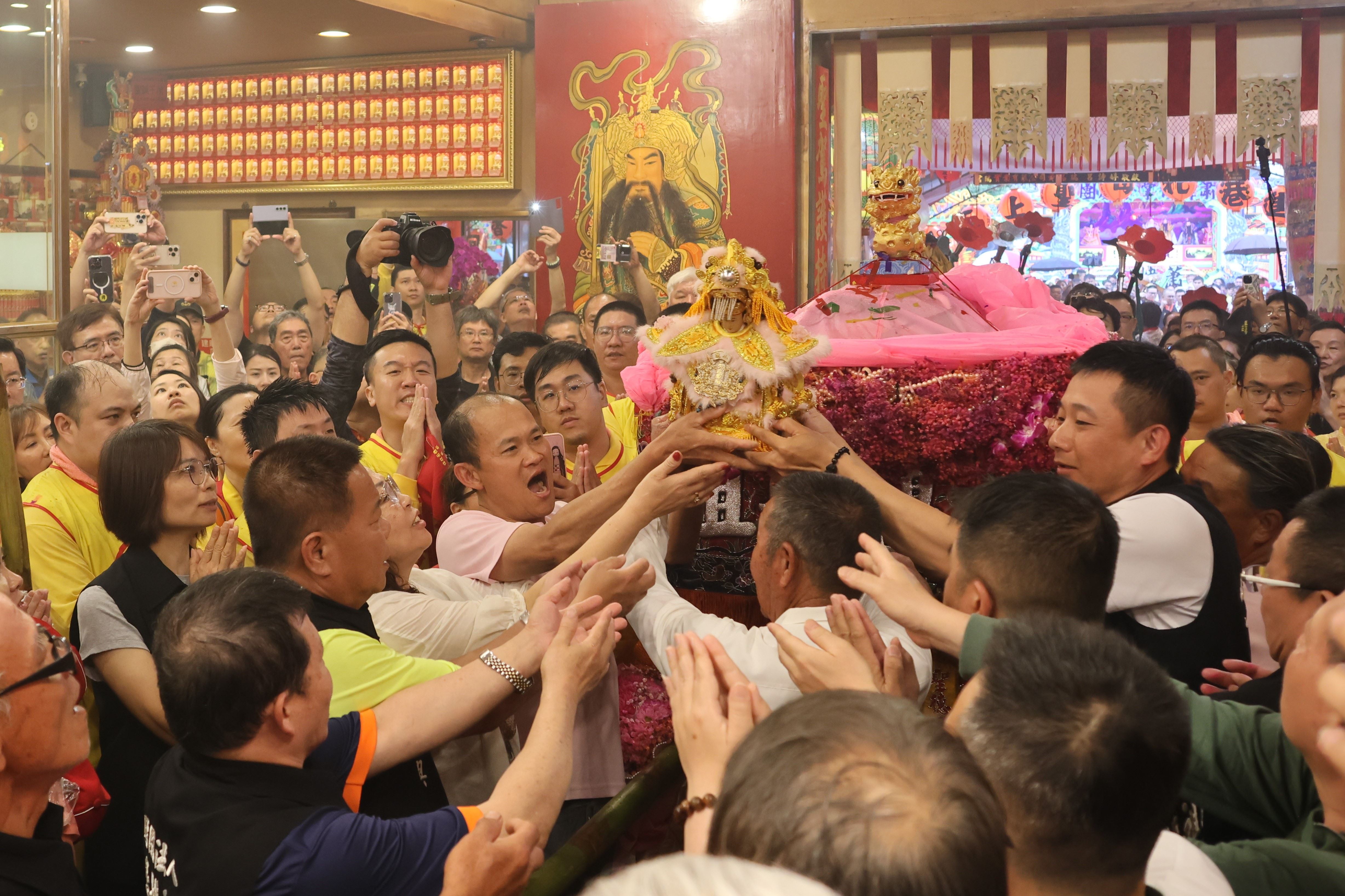 10縣府-後龍山邊媽回鑾.JPG