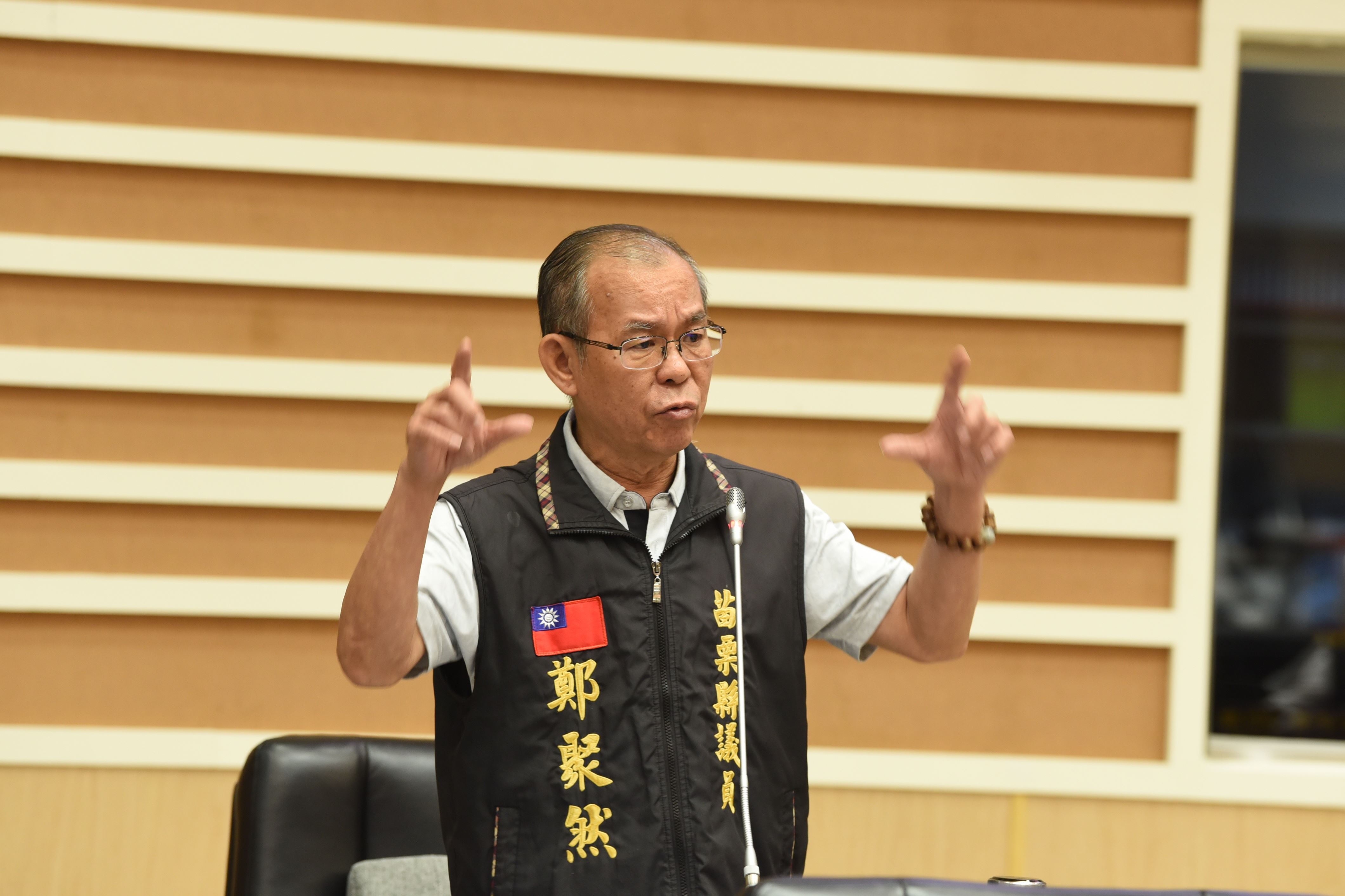 03縣府-縣議員鄭聚然質詢DSC_0414.JPG