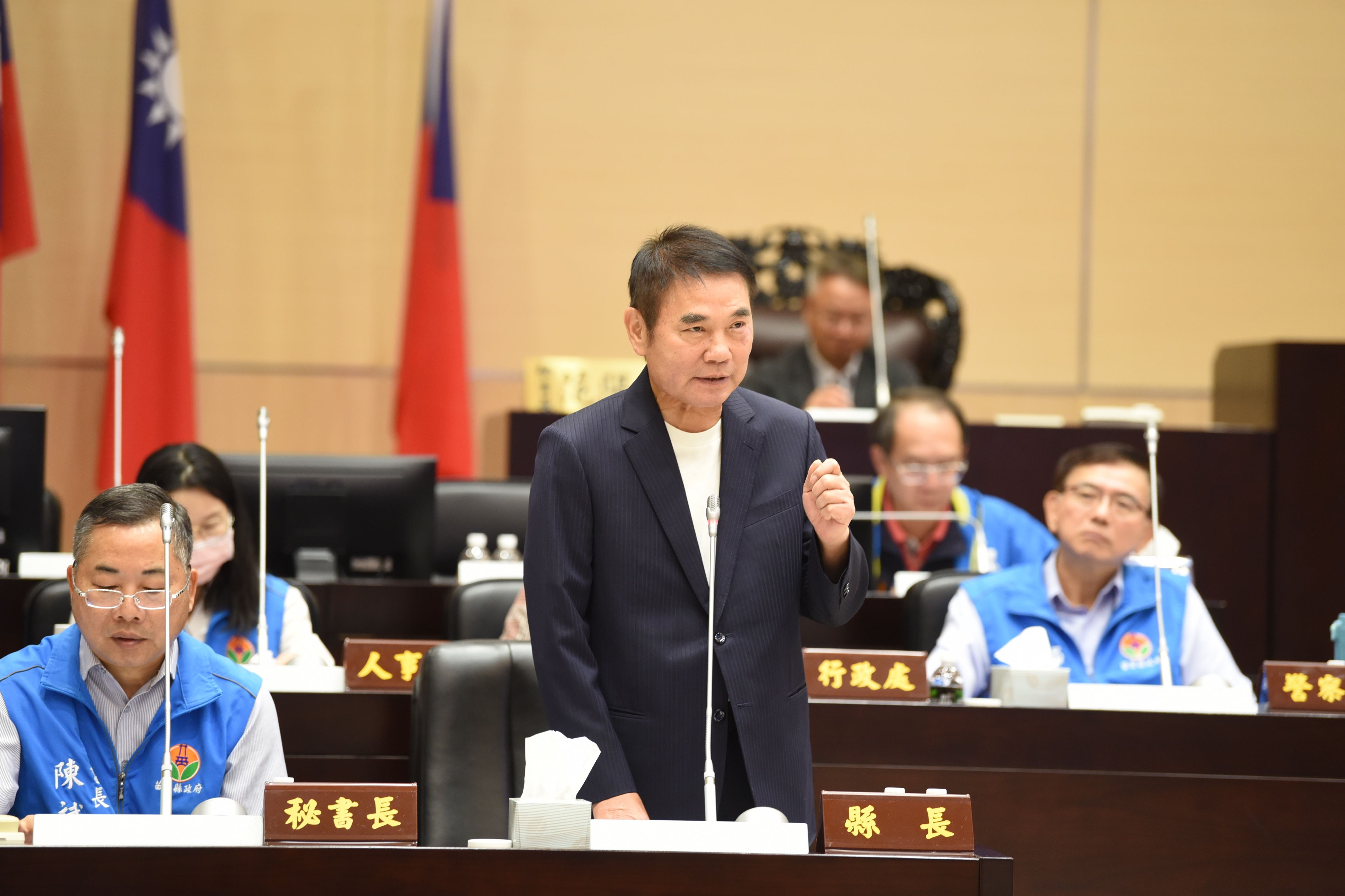 01縣府-縣長鍾東錦率局處主管答詢DSC_0426.JPG