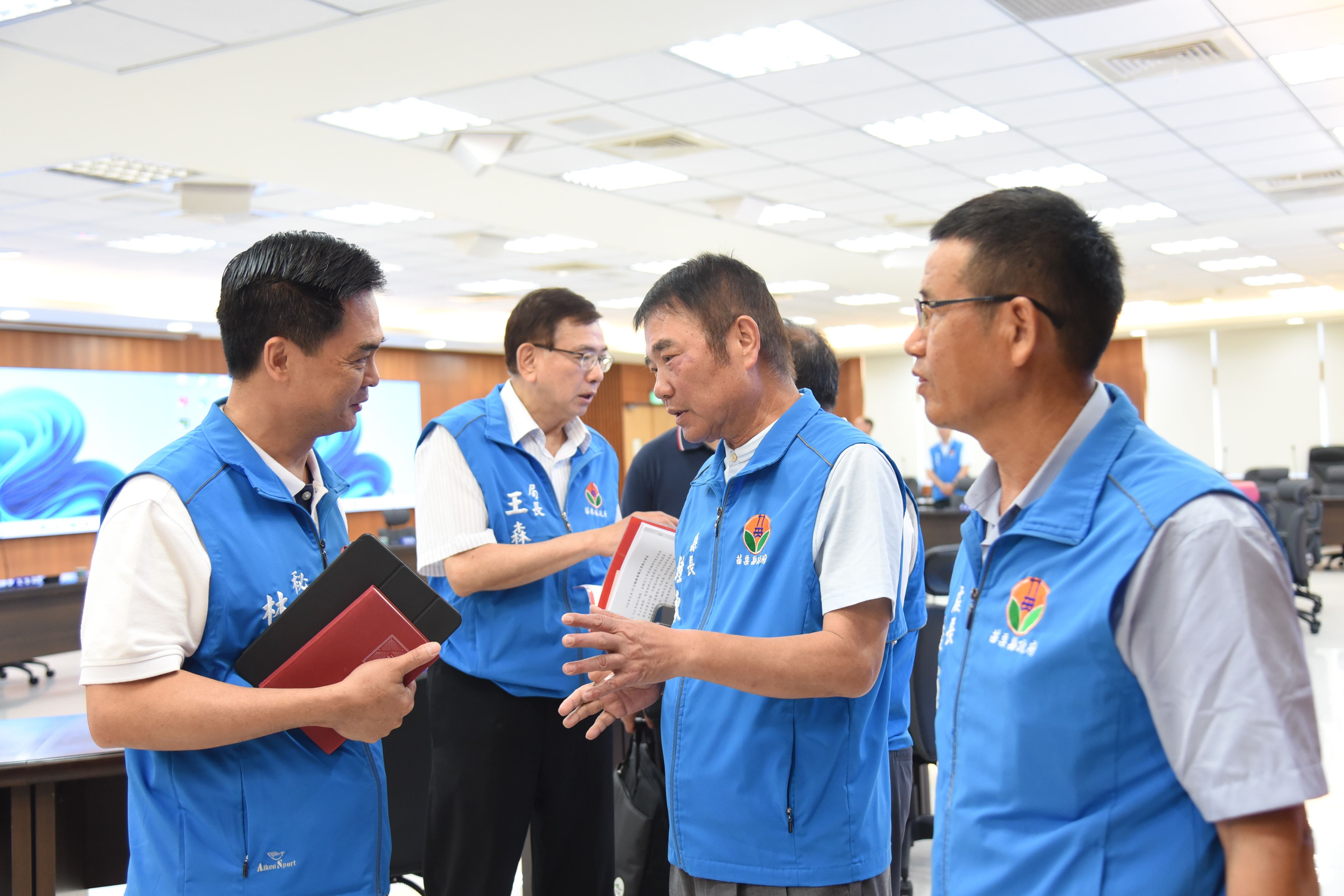 縣務會議發佈代理總經理新人令　縣長為操場興建案怒斥教部混蛋