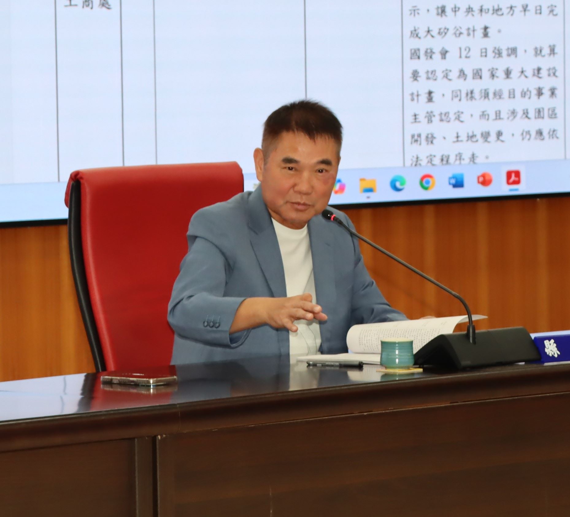 借鏡台中校園樹倒釀災事件縣長裁示全面進行大型樹木健檢維護公共安全