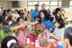 5縣府-副縣長親切的與民眾寒暄.JPG