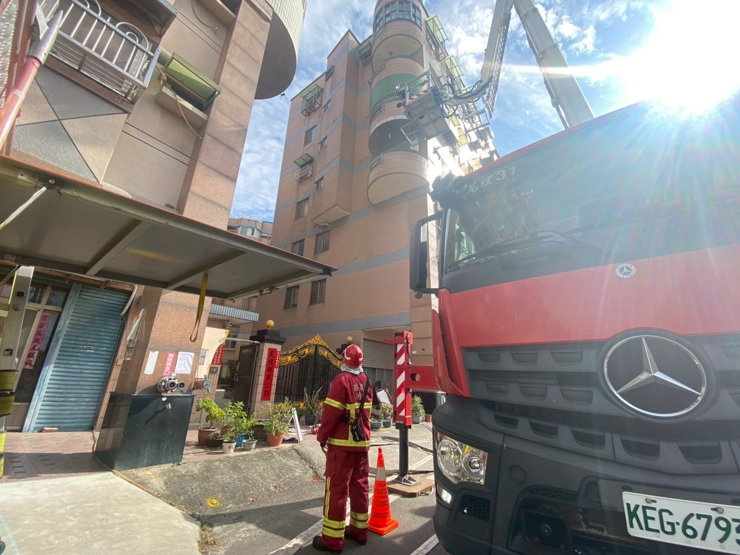 消防局第四大隊辦理透天厝搶救演練