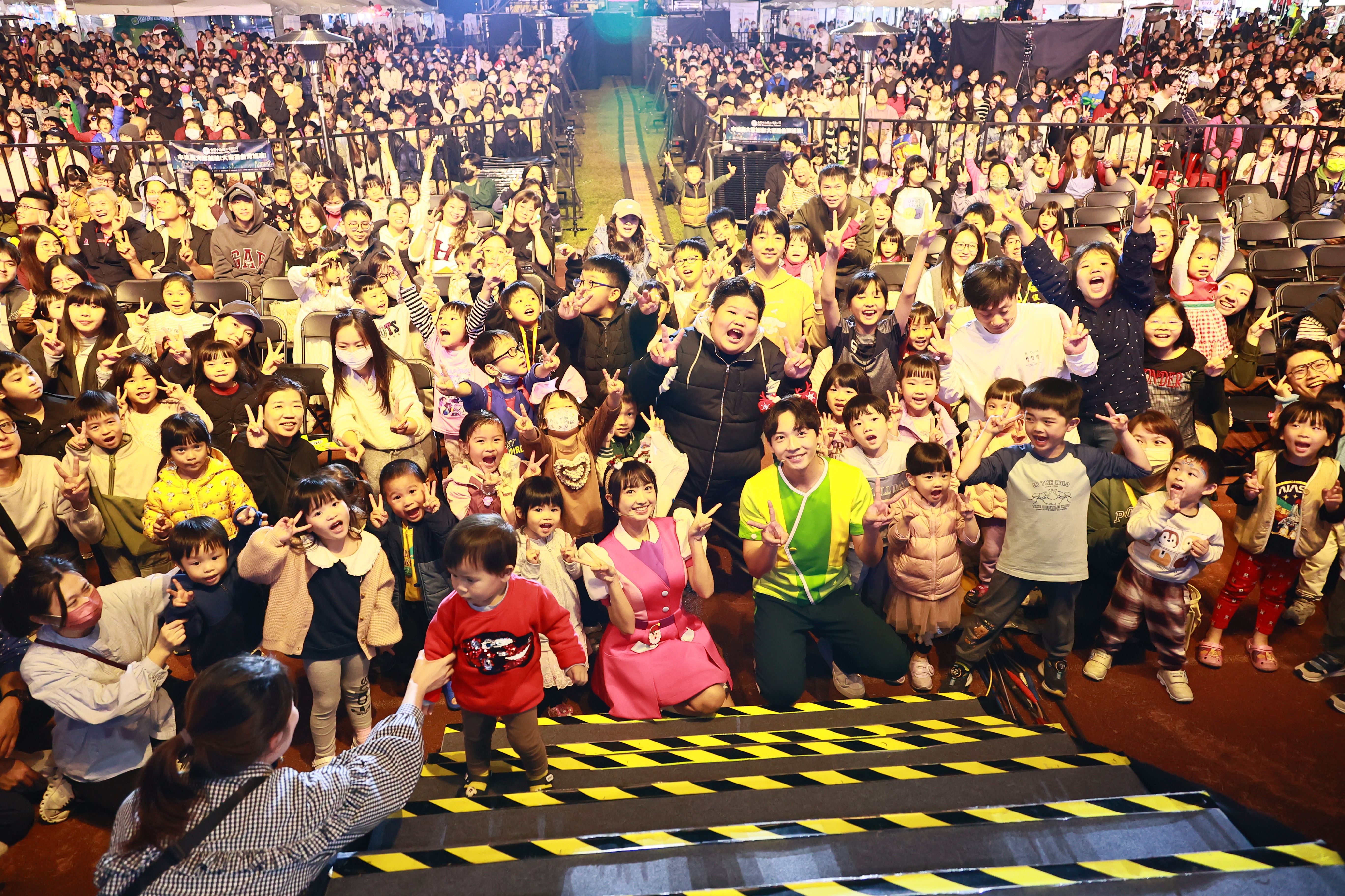 2025苗栗耶誕城 熱力延燒!! 親子歡樂到夜間演唱會　彭佳慧壓軸登台嗨翻竹南運動公園