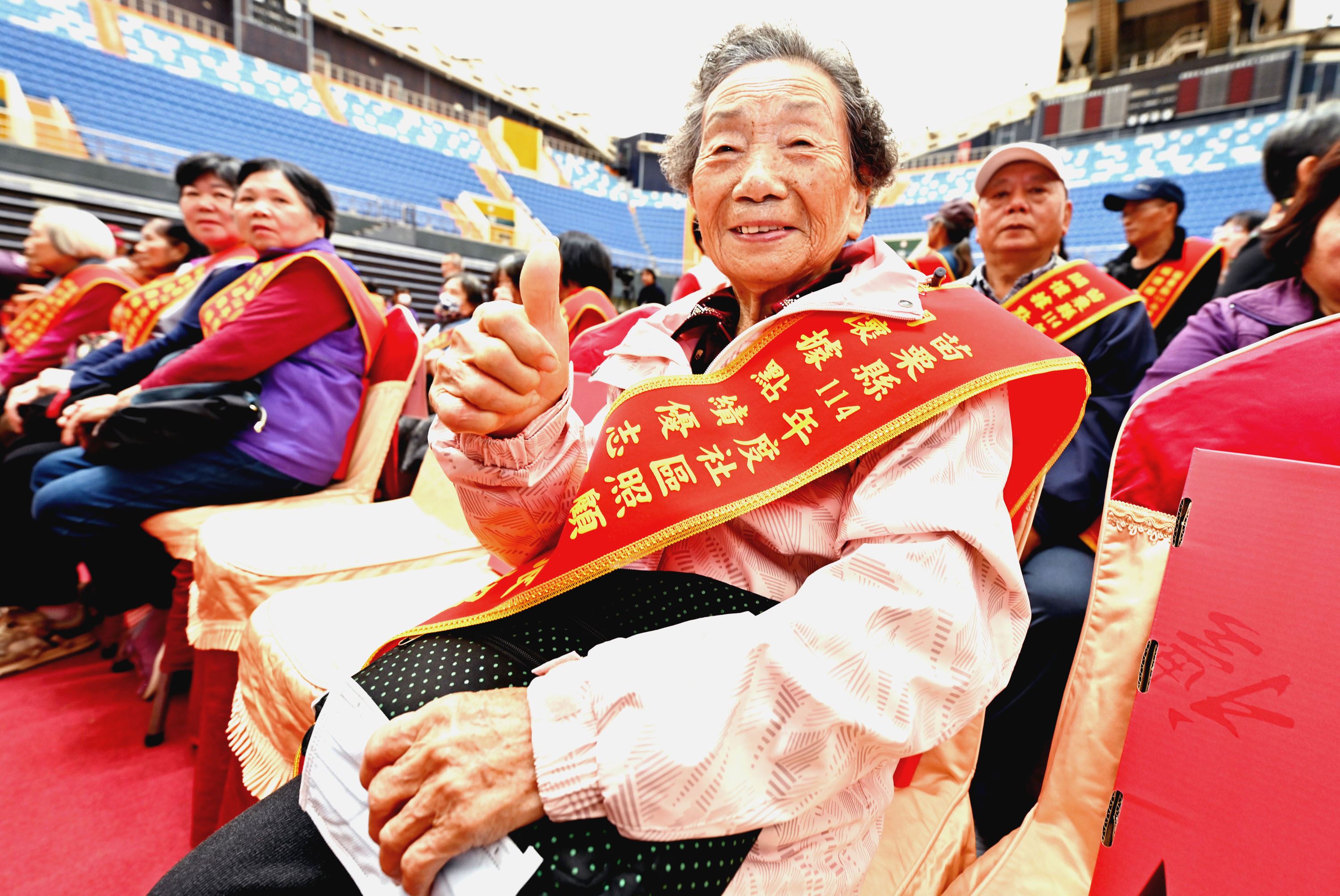 縣府10--93歲志工張賴菊妹說越做越歡喜