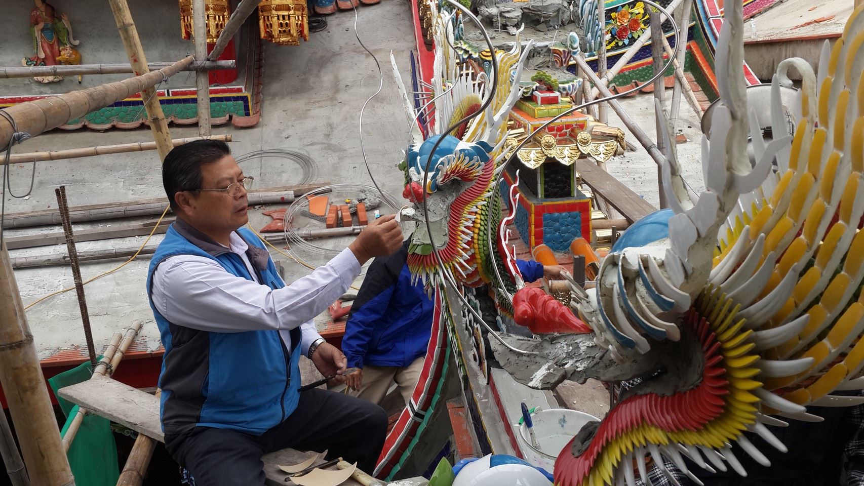 傳統工藝剪黏保存者鄭盛宏辭世 苗縣府頒贈褒揚狀感念其貢獻