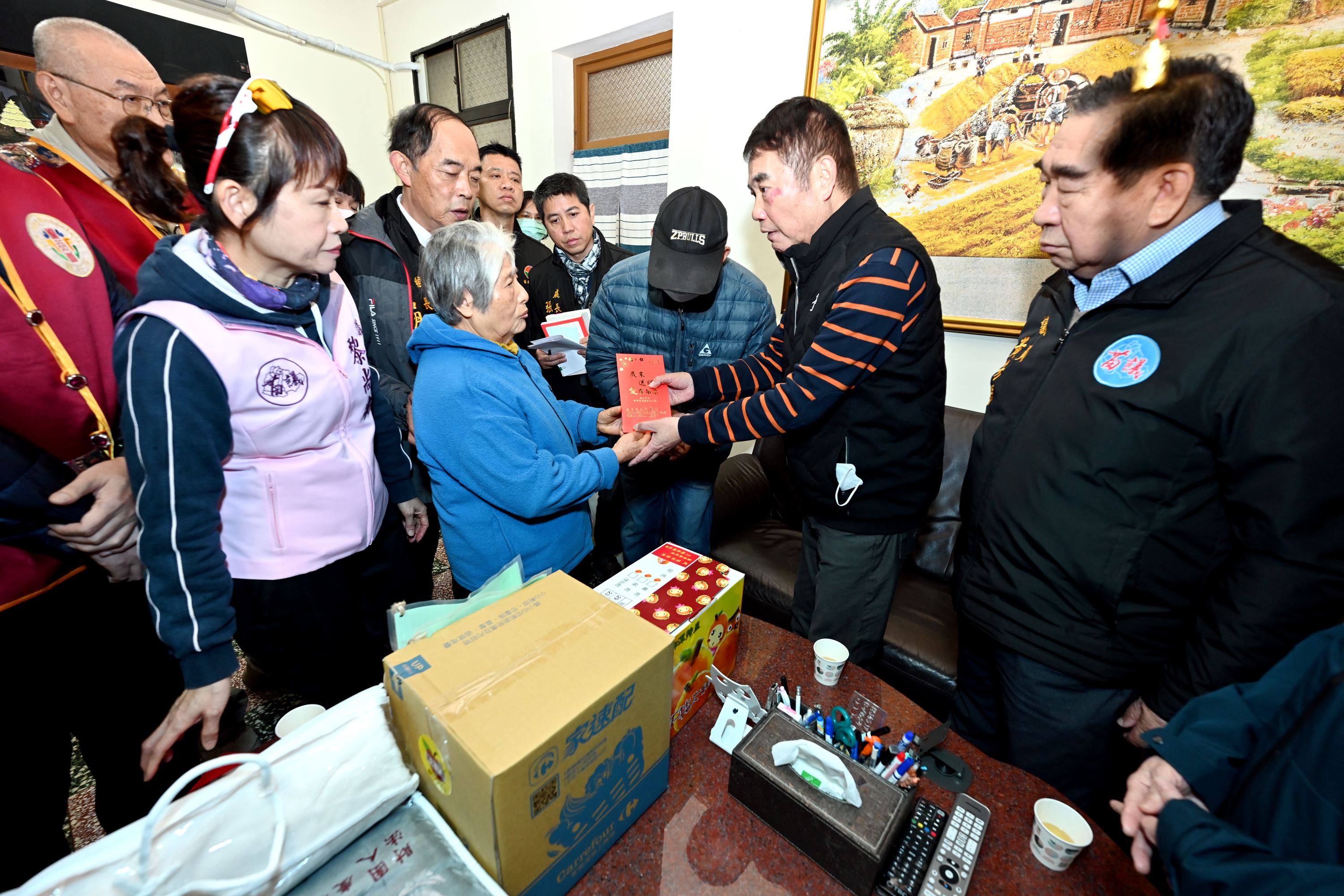 鍾縣長探訪三義等待換肺鄉親   呼籲社會善心人士伸出援手讓傅家度過難關