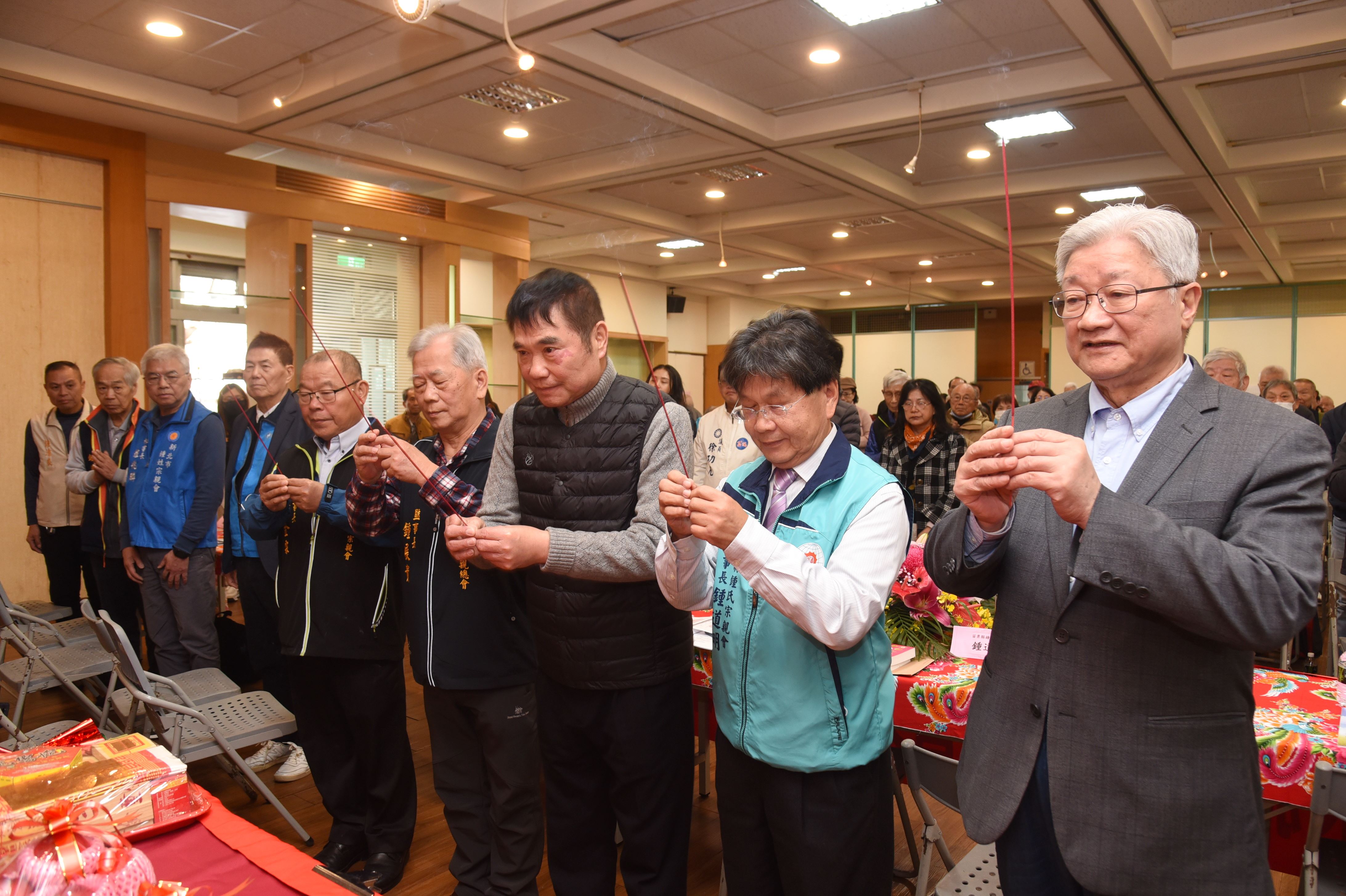 鍾姓宗親會召開會員大會　鍾東錦暢談願景強調堅持做對的事