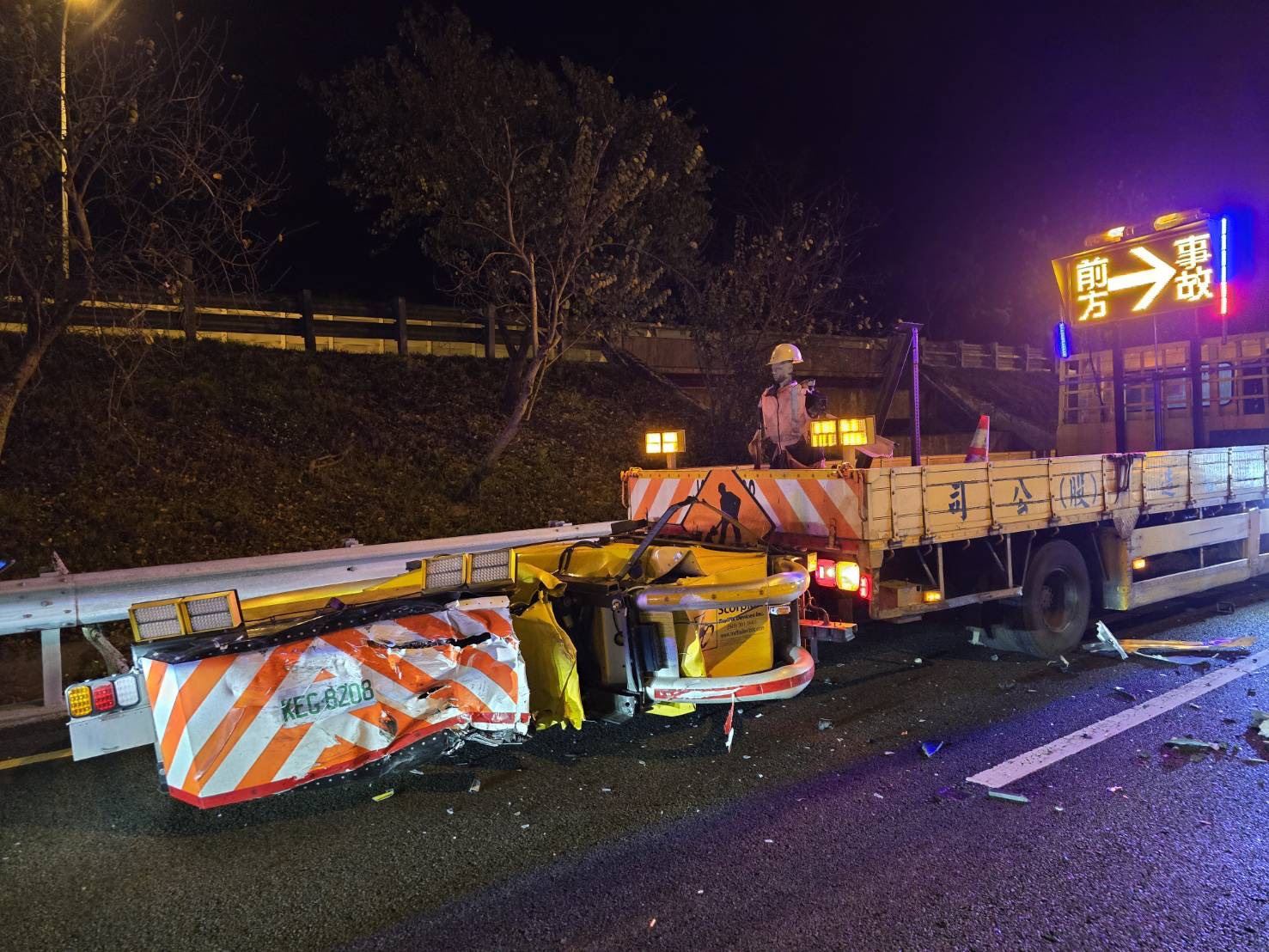 國道一號南下142.8公里處內側車禍