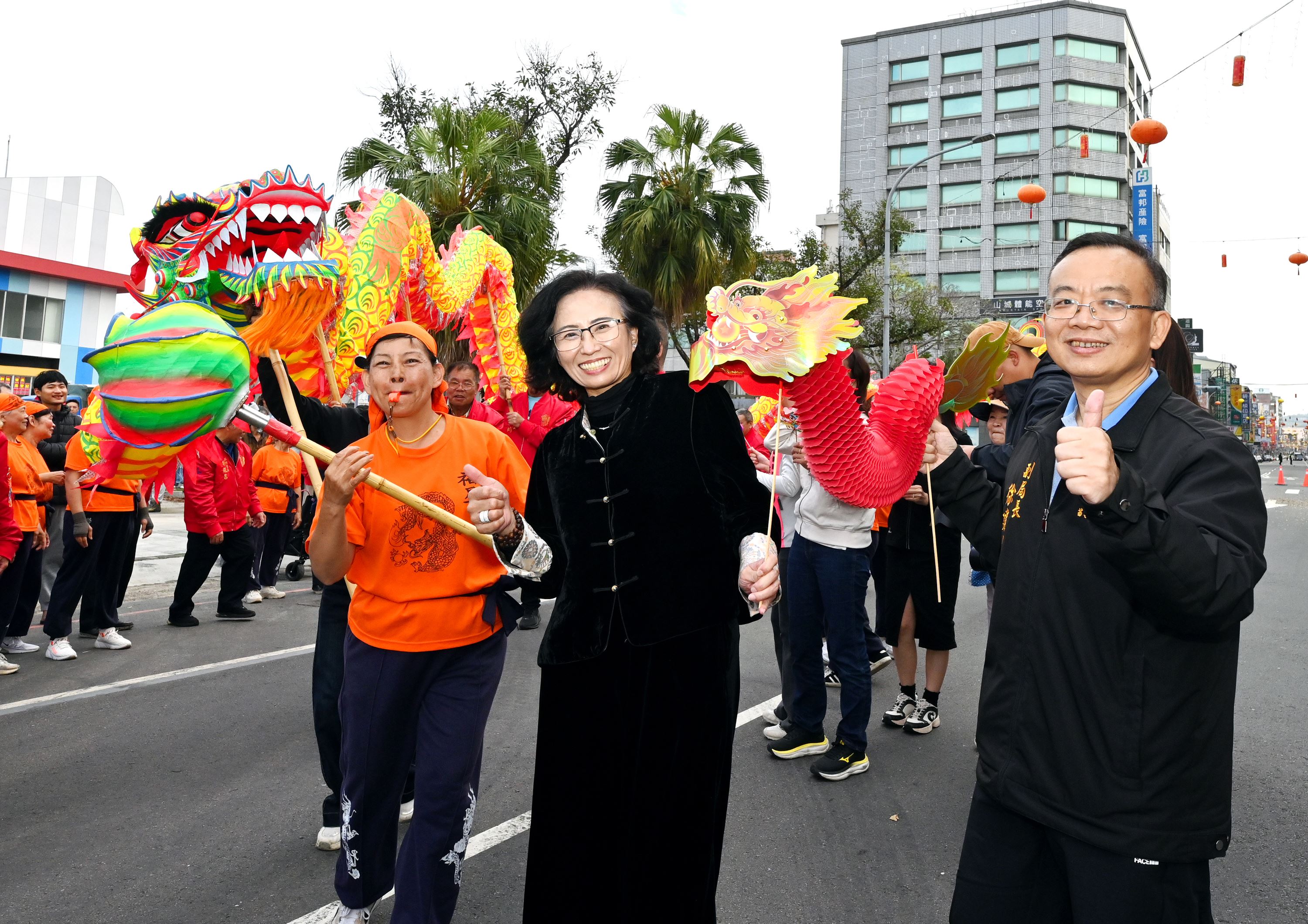 苗栗火旁龍民俗踩街嘉年華登場     40個藝術團隊參與演出熱鬧滾滾