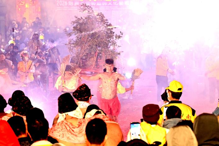 縣府11-竹南慈裕宮元宵炸邯鄲DSC_89591