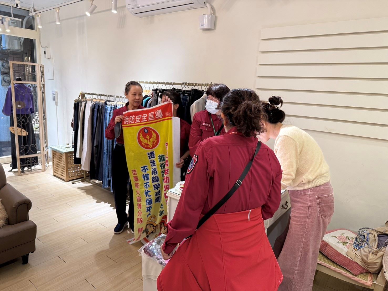 苗栗分隊深入社區居家訪視防火宣導