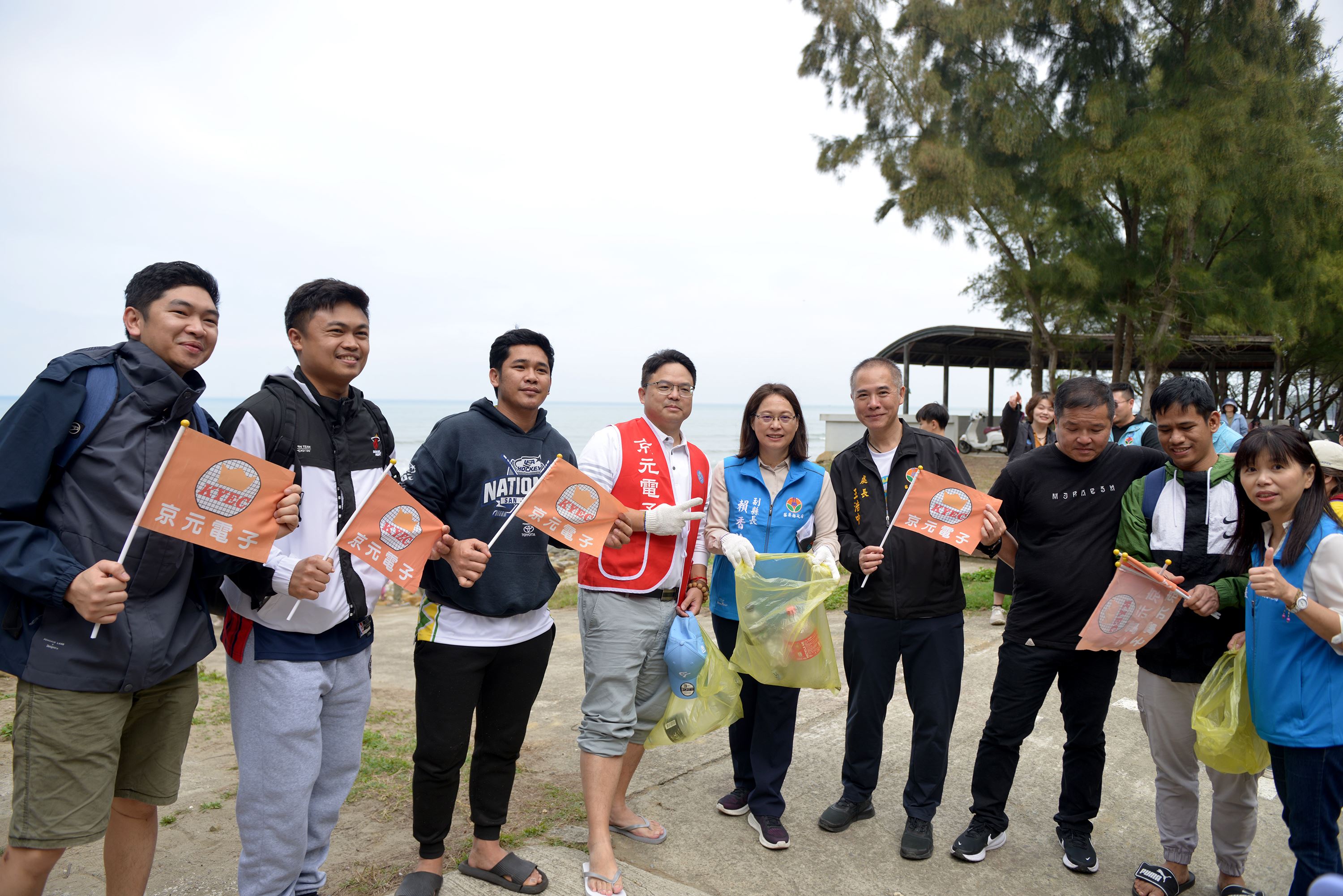 縣府18-「115年青年節永續未來系列活動 減廢海岸 青年同行」淨灘活動.JPG