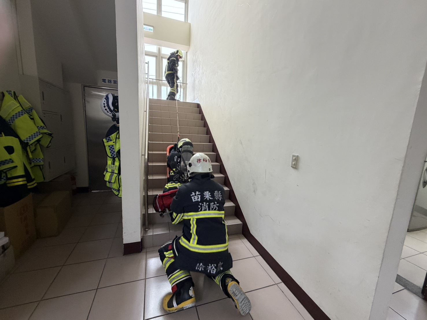 消防人員救命利器-快速脫困板