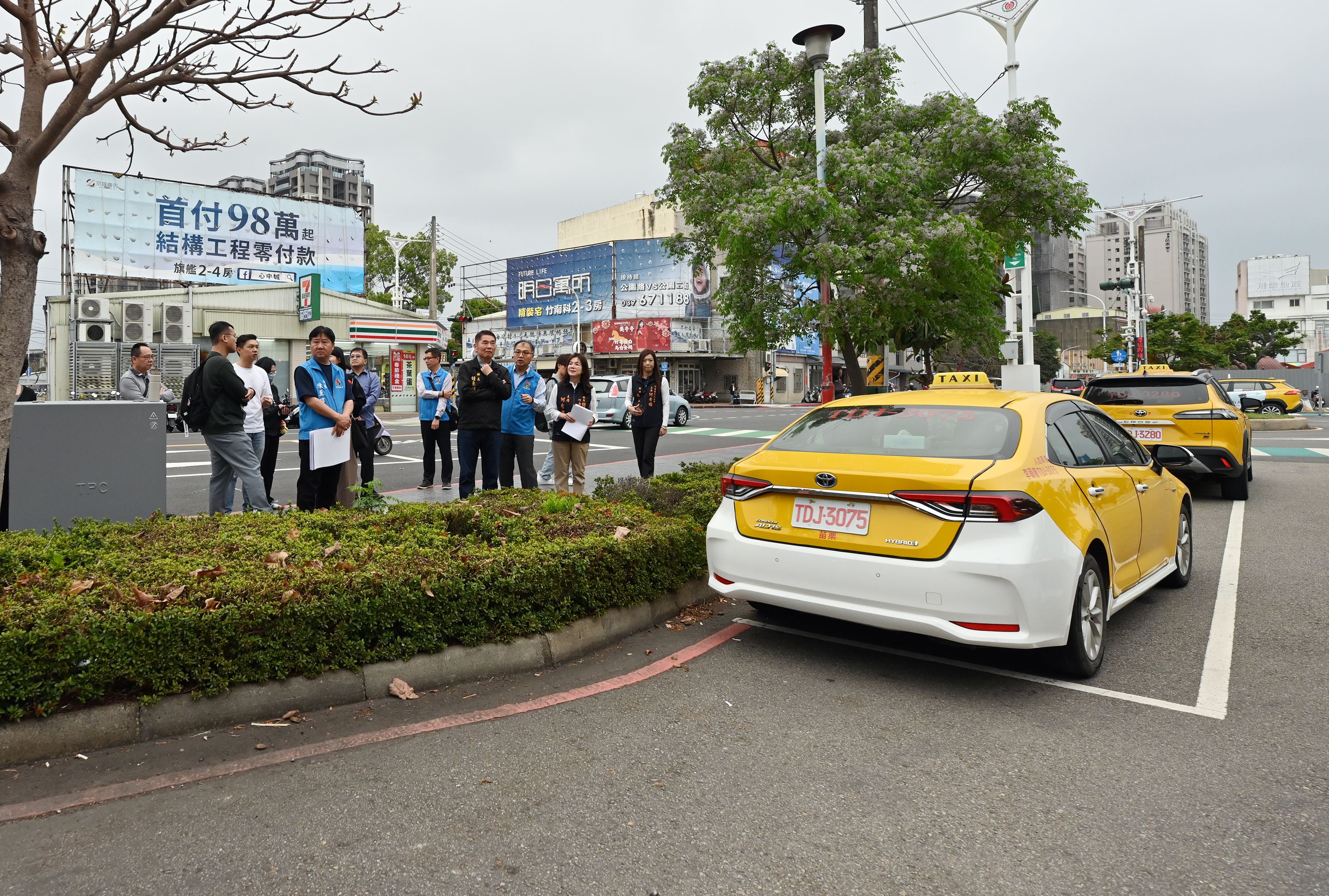 縣府15-縣長會勘竹南火車站東站計程車專用車道DSC_0850