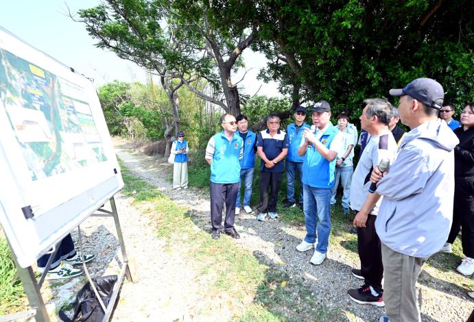 縣府1-縣長鍾東錦會勘新闢苗31線銜接台1線道路及橋梁工程DSC_2685