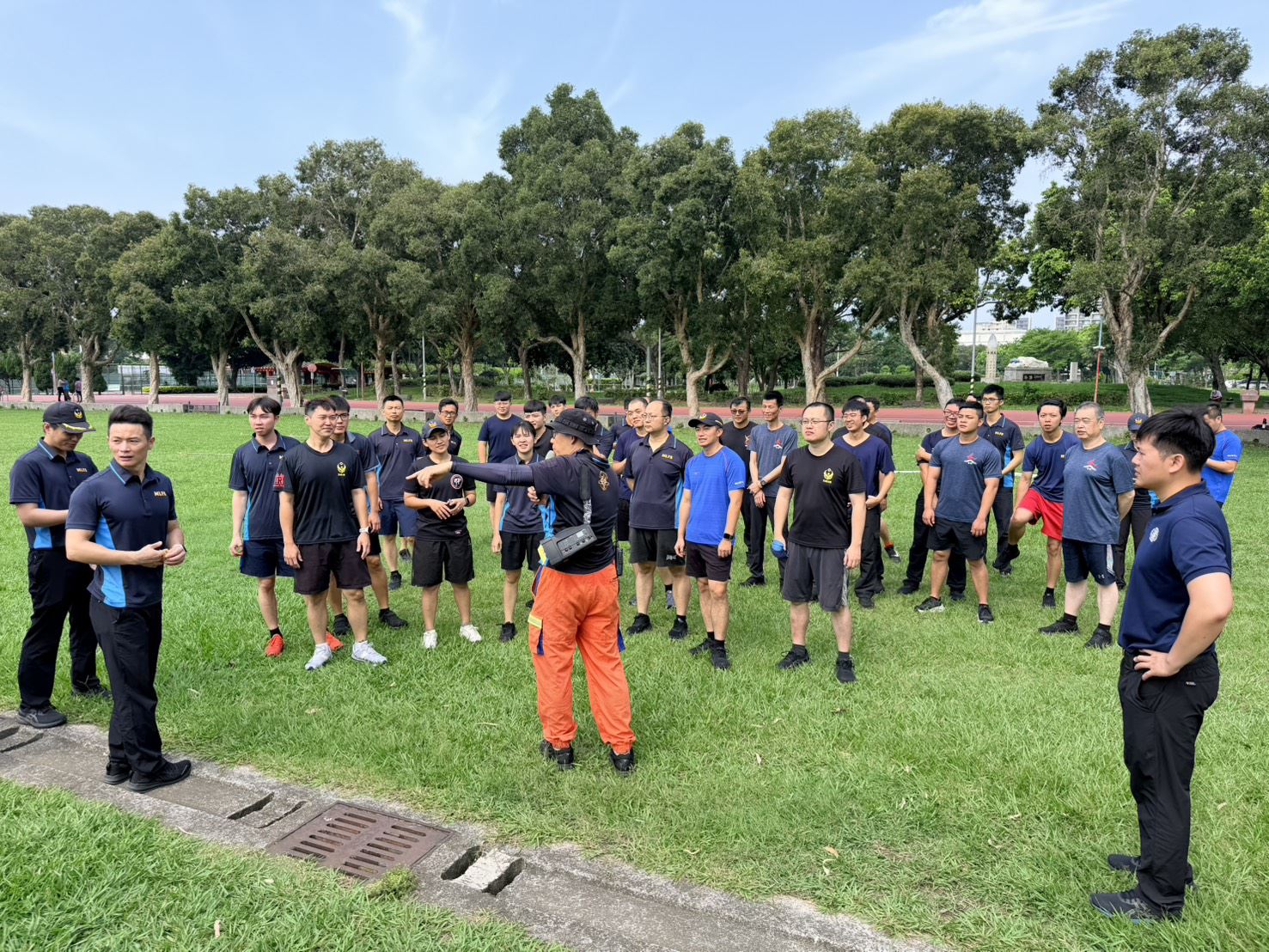 汗水鑄就救援戰力！苗栗縣政府消防局第二大隊辦理體能測驗，展現精悍救災體魄