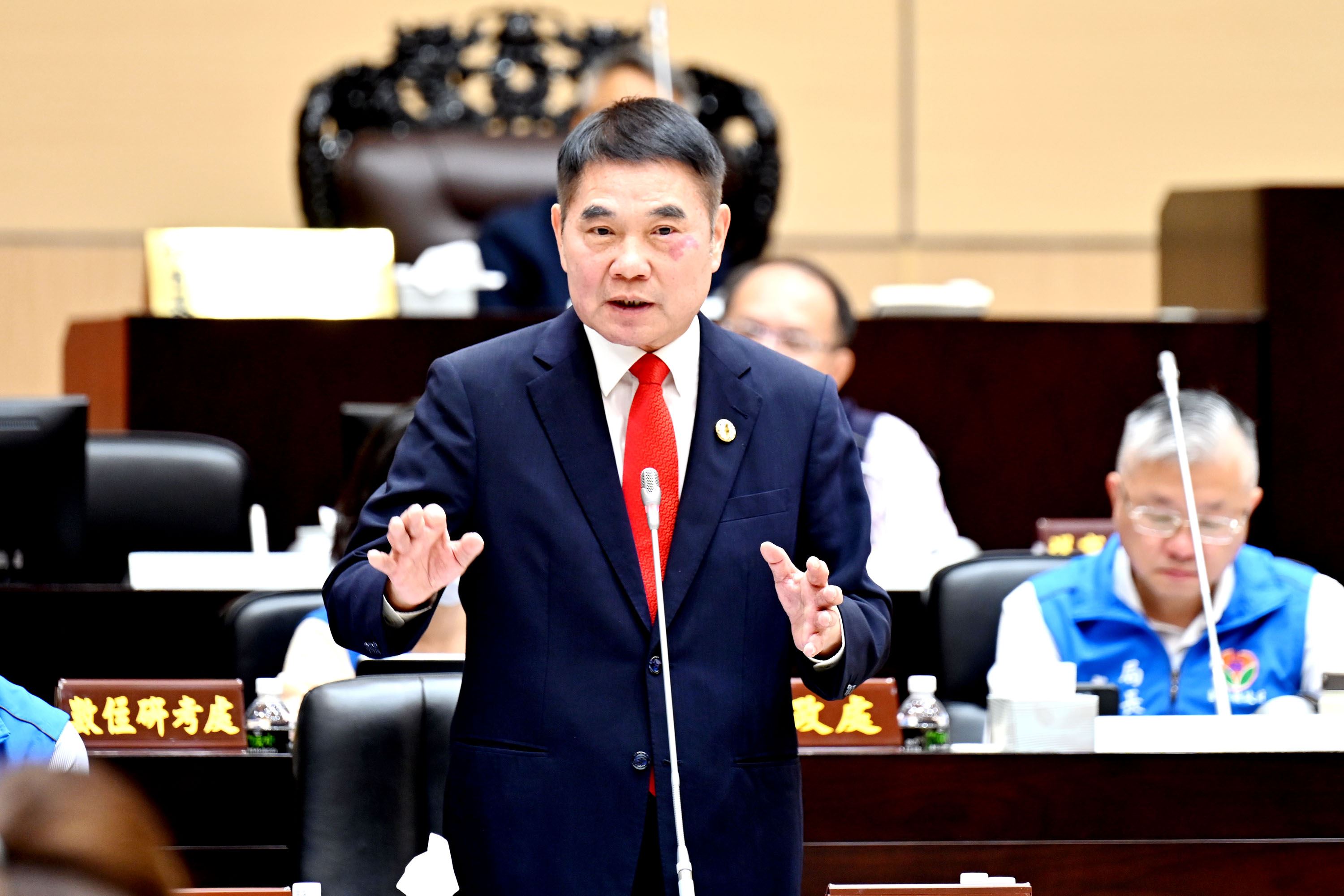 縣長鍾東錦議會施政報告   強調會以行動實踐縣政藍圖、用建設翻轉城市格局