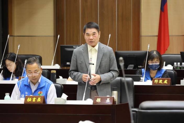 1縣府-縣長回應議員質詢.JPG