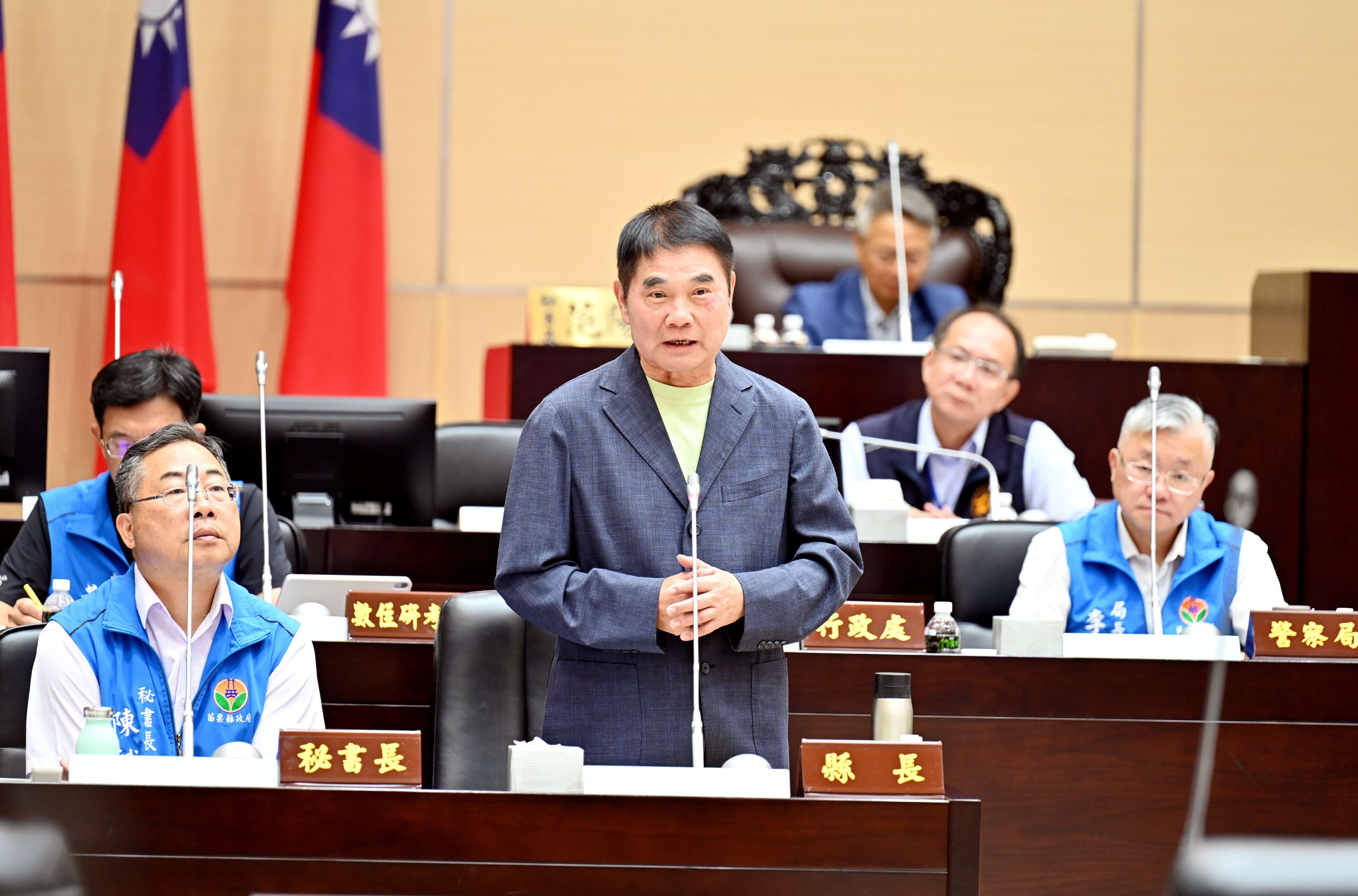 議員關切提高生育津貼進度         縣長鍾東錦：明年元旦起第二胎將提高至5萬
