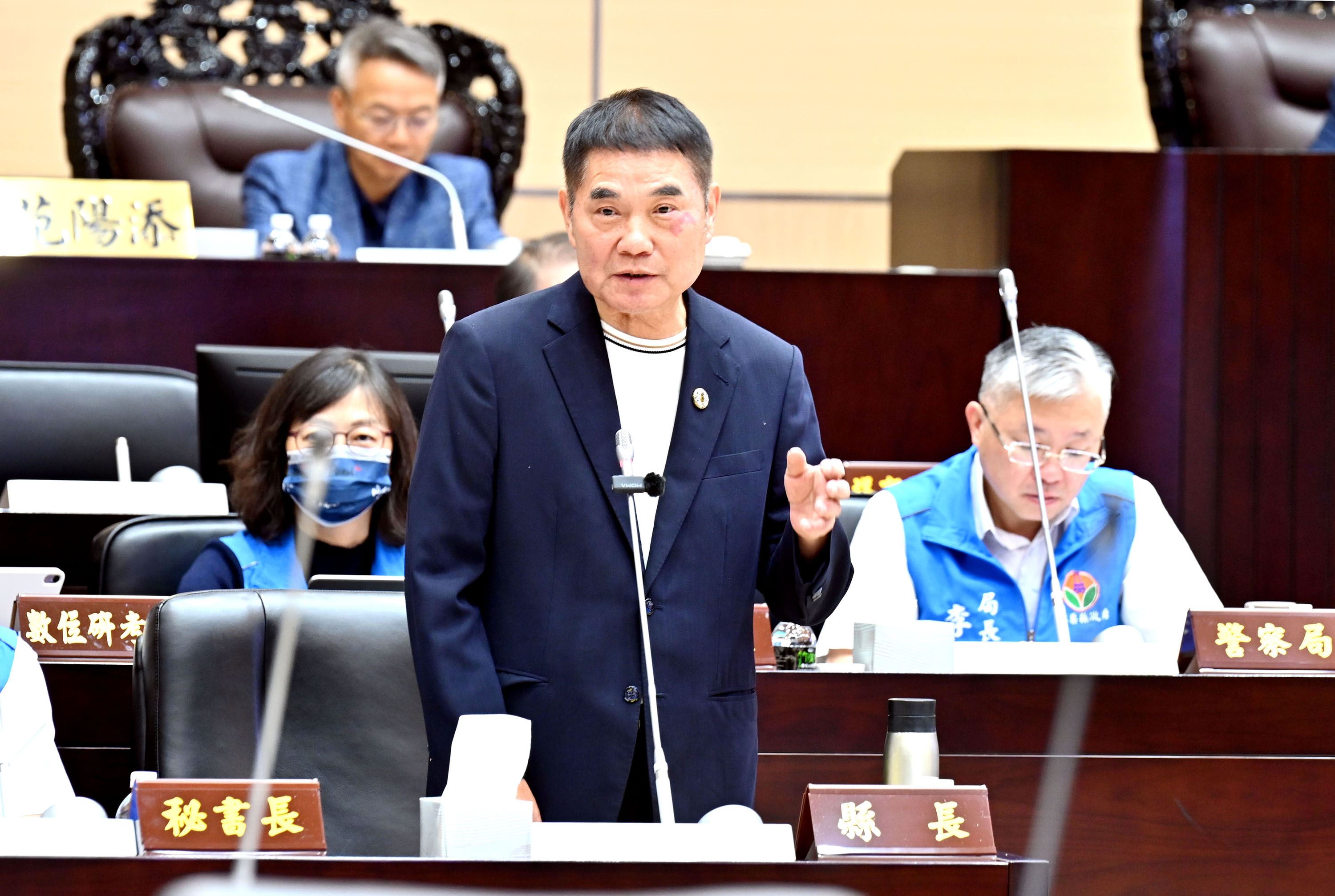 議員關心失智專用床位「一床難求」         鍾縣長：計畫將遠雄醫療園區變更為生技園區來照顧更多鄉親