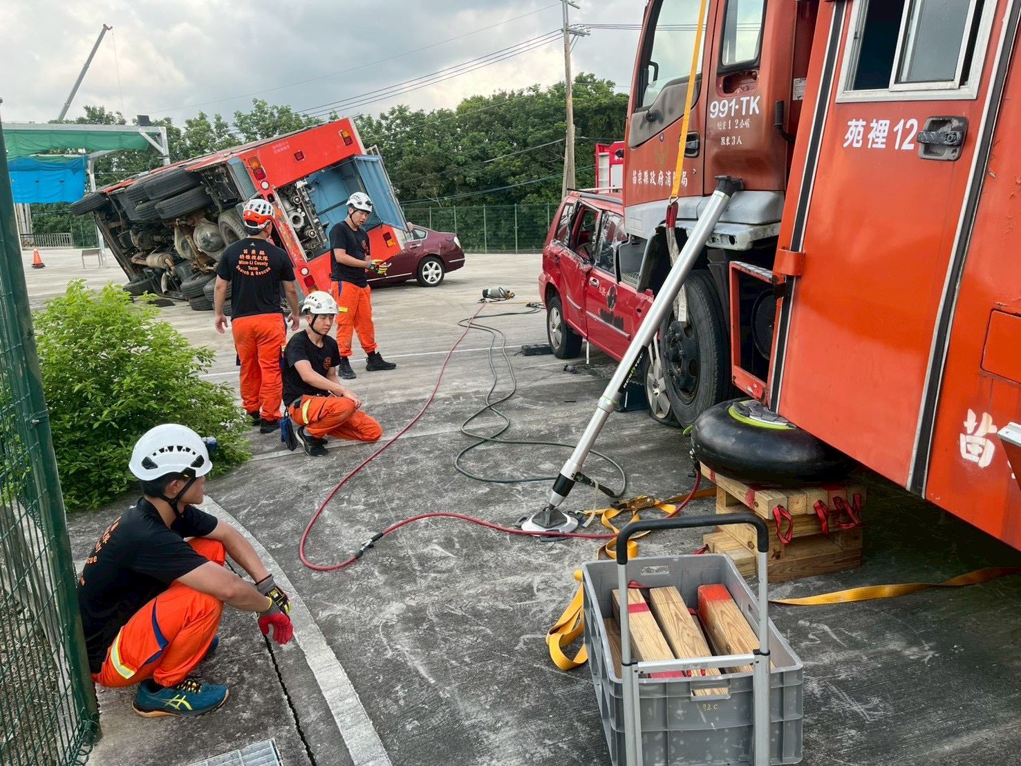 特搜分隊辦理重型救援訓練　提升大型車輛事故應變能力