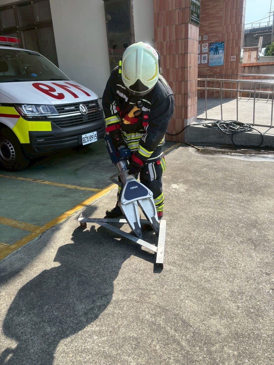 頭屋分隊辦理電動式破壞剪操作訓練　強化救災應變能力