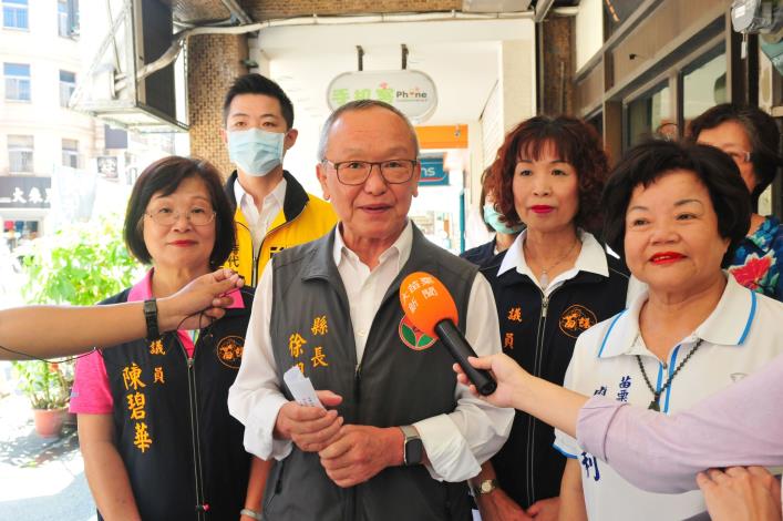 @1縣長視察竹南鎮博愛街騎樓整平工程