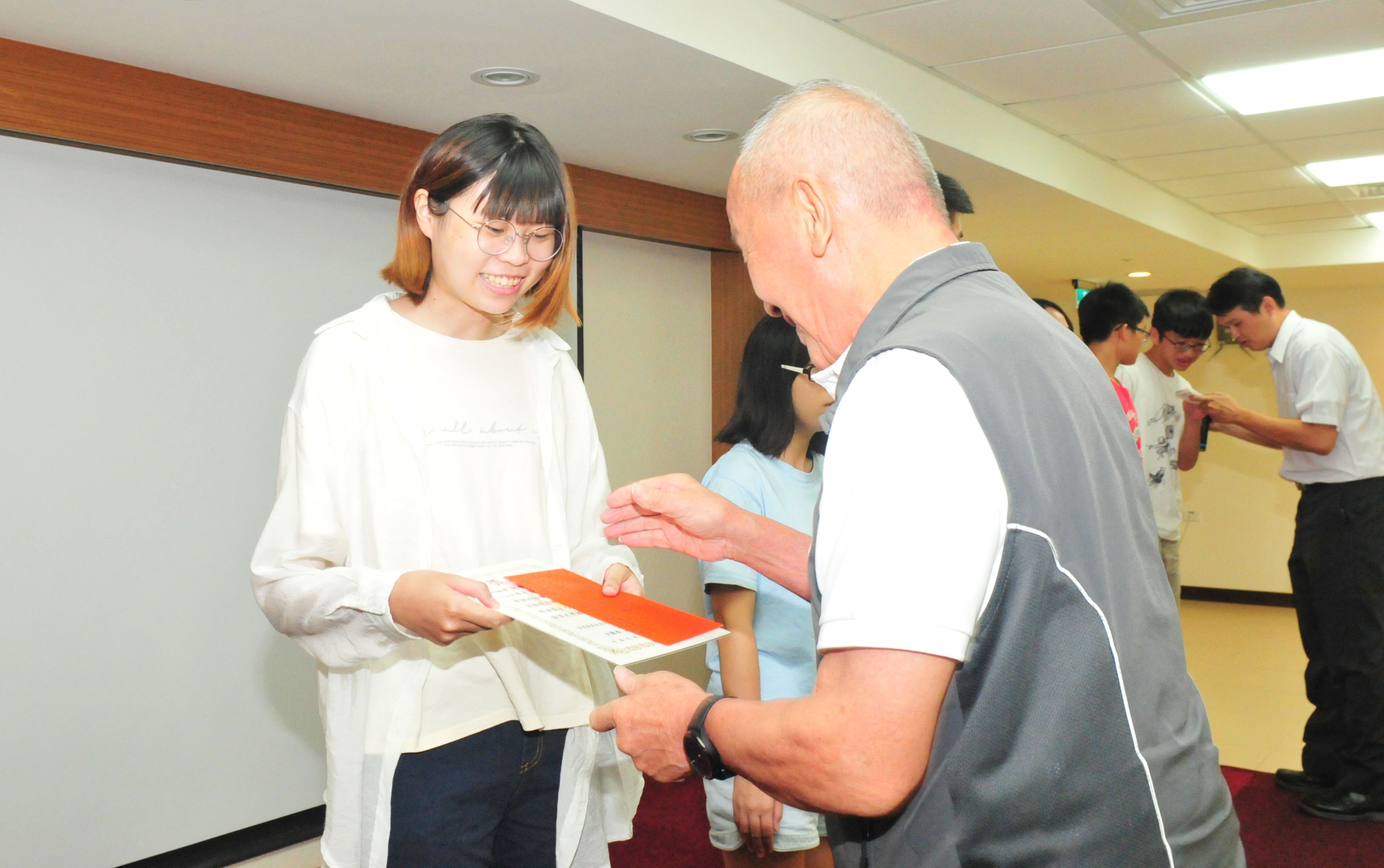 頒發109年度消防及義消同仁子女學業優異獎學金 苗栗新聞網 大台灣新聞網