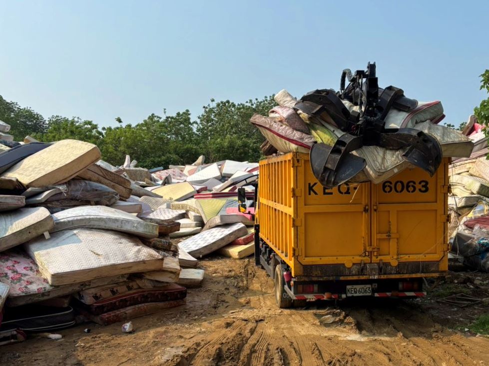 改善廢彈簧床堆置問題，市公所推動廢彈簧床委託處理計畫