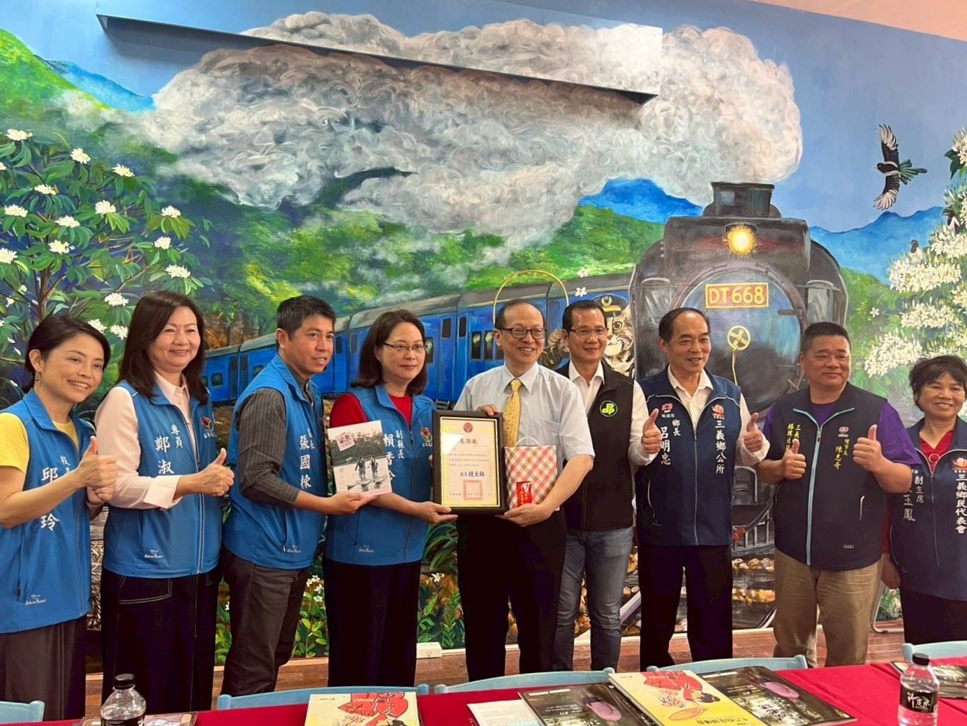 《學老誌》捐贈三義勝興｜推動高齡學習、打造健康樂活老年