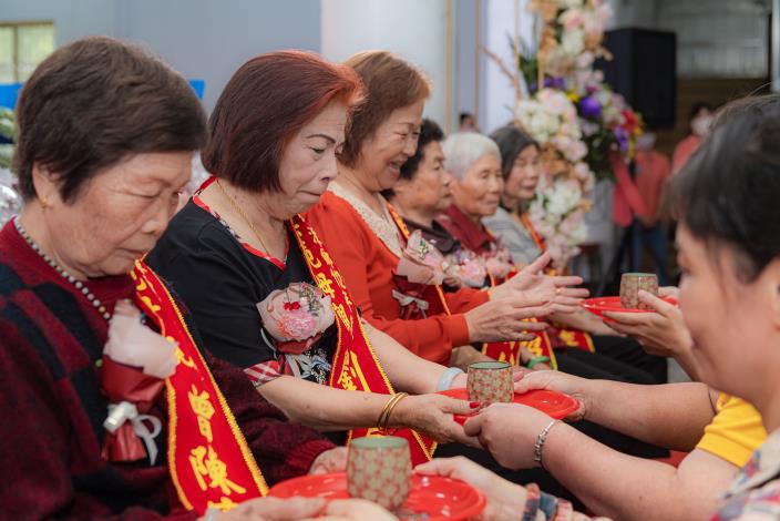 獅潭鄉112年度模範母親代表表揚大會 (4)