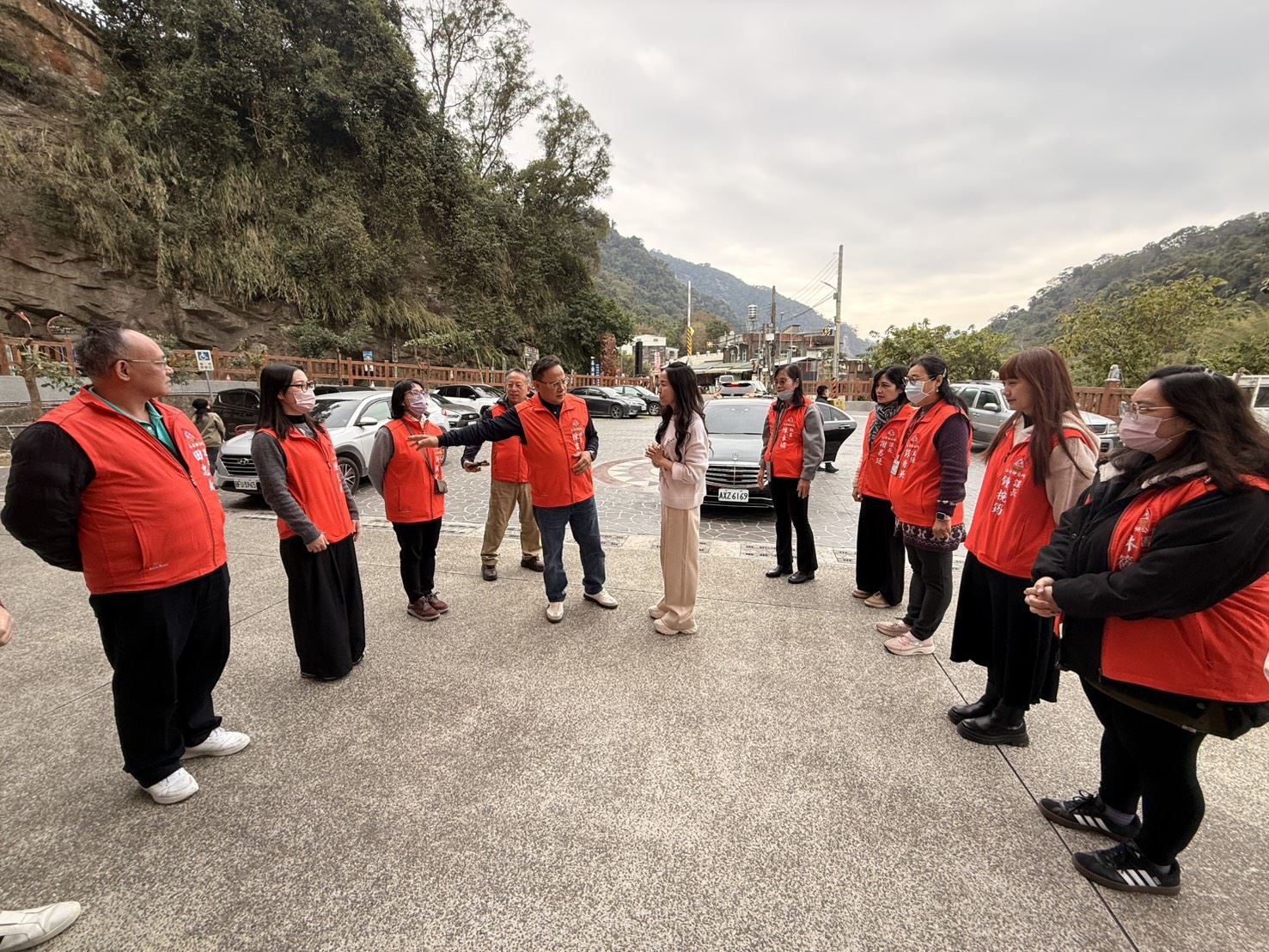 縣長夫人訪視公所同仁送暖祝福