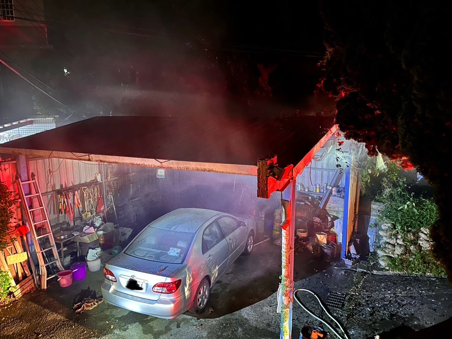 銅鑼分隊搶救竹森林住宅火災