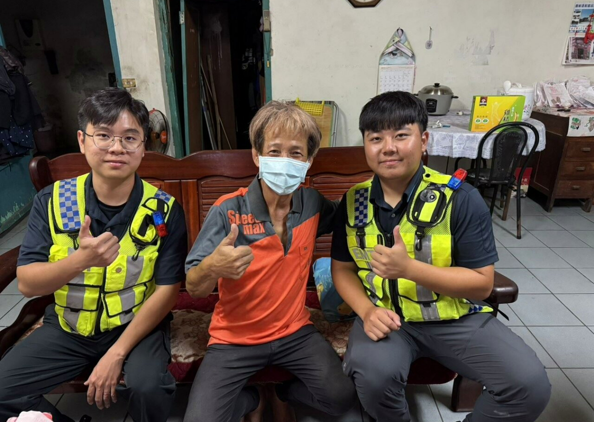 頭屋分隊救護人員林橙遠、蕭宏宥於114年8月14日執行頭屋鄉OHCA緊急救護勤務，成功為患者搶回寶貴生命，充分展現苗栗縣消防救護團隊守護生命、分秒必爭的使命與專業